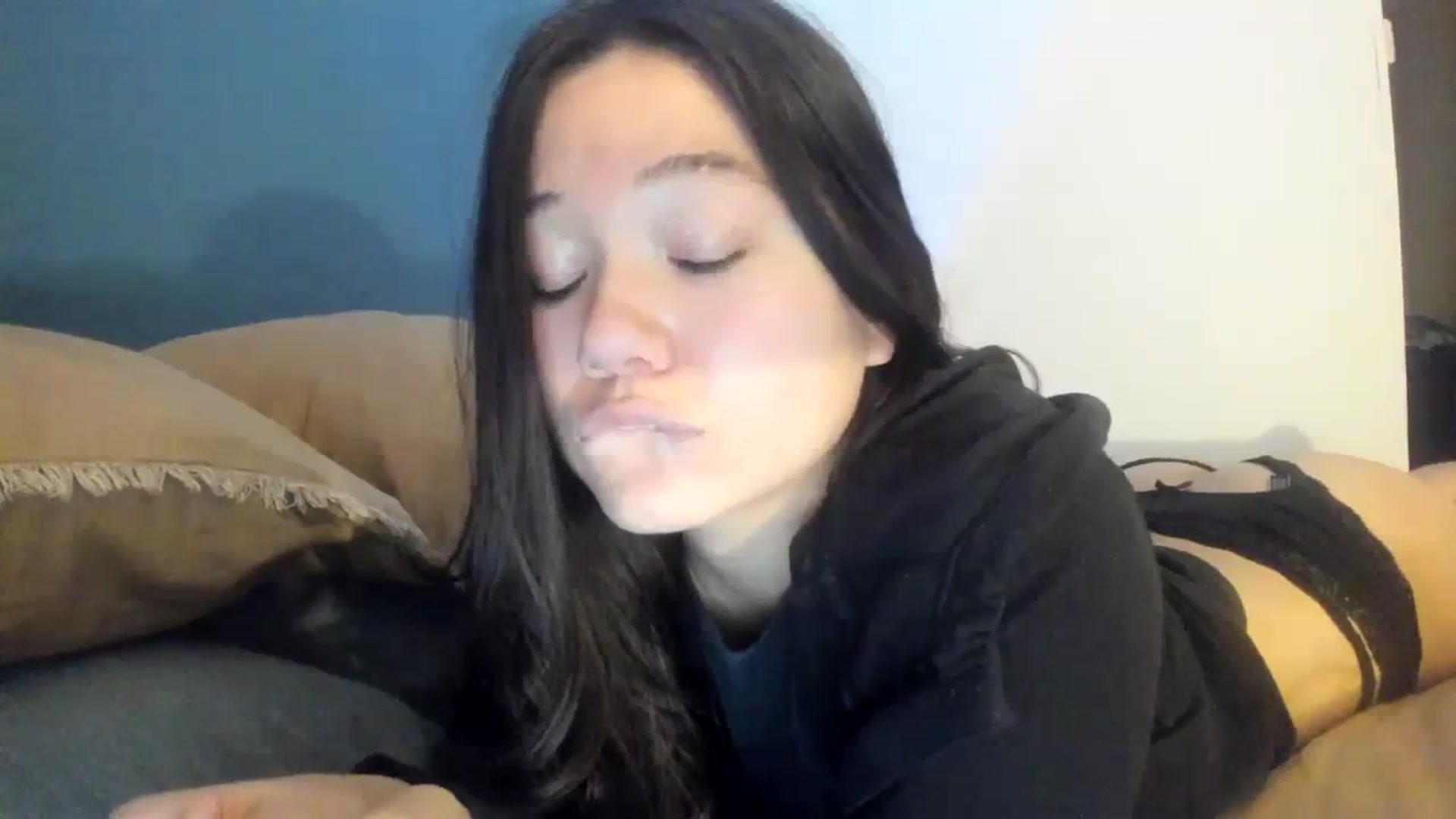 Gallery image thumbnail from imava's myfreecams stream on, 01/29/2024, 10:14 image 15 of 20