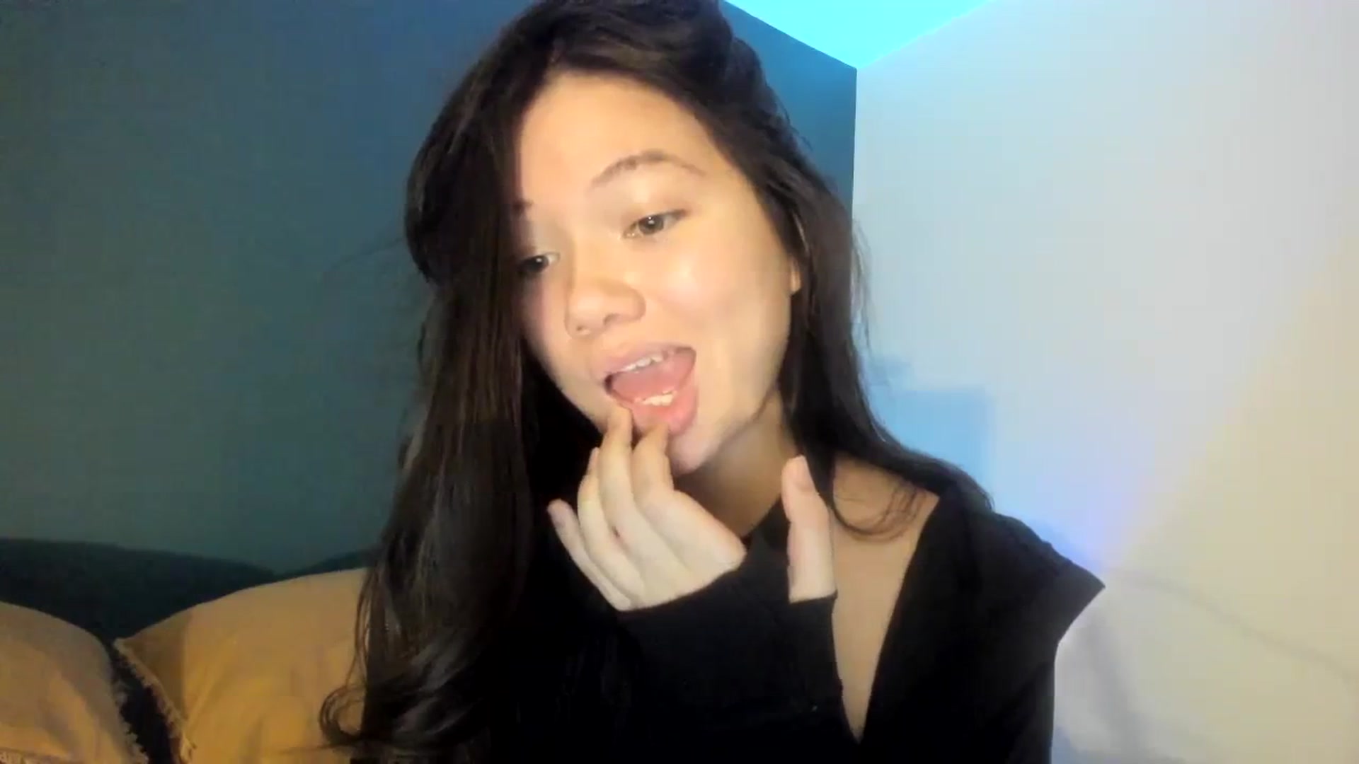 Gallery image thumbnail from imava's myfreecams stream on, 01/29/2024, 10:14 image 3 of 20