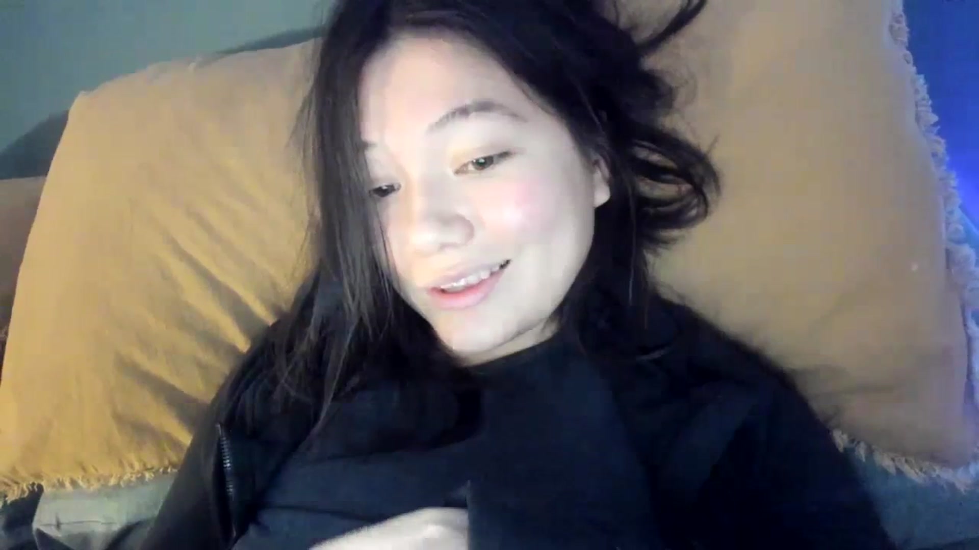 Gallery image thumbnail from imava's myfreecams stream on, 01/29/2024, 13:35 image 15 of 20
