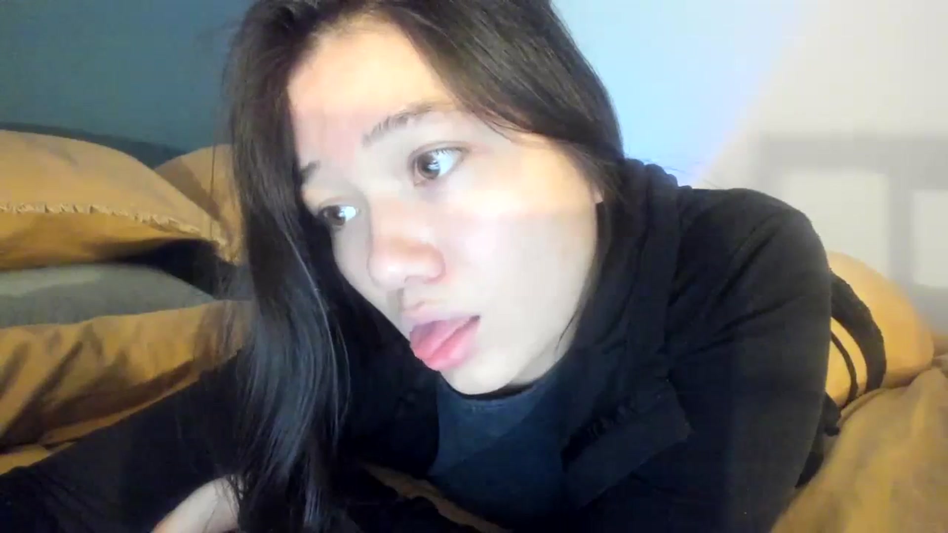 Gallery image thumbnail from imava's myfreecams stream on, 01/29/2024, 13:35 image 7 of 20