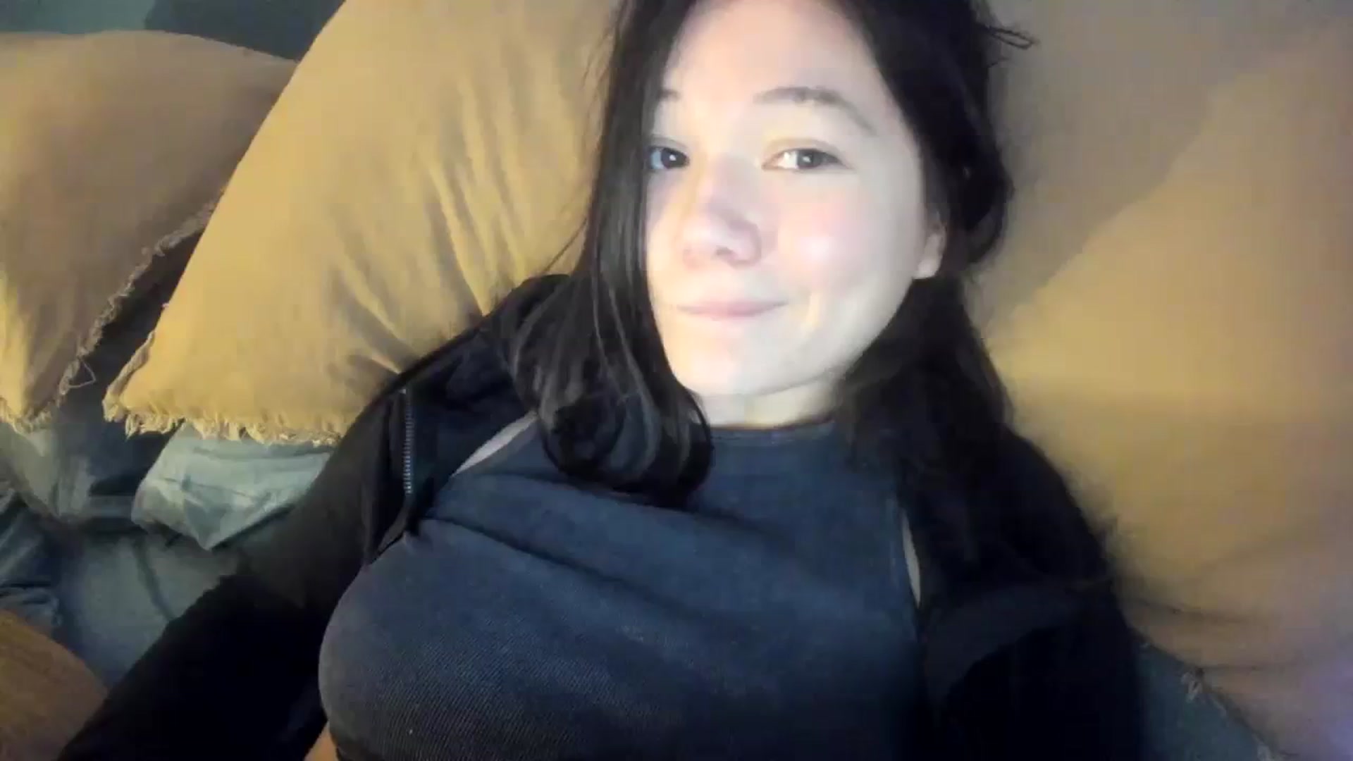 Gallery image thumbnail from imava's myfreecams stream on, 01/29/2024, 13:35 image 10 of 20