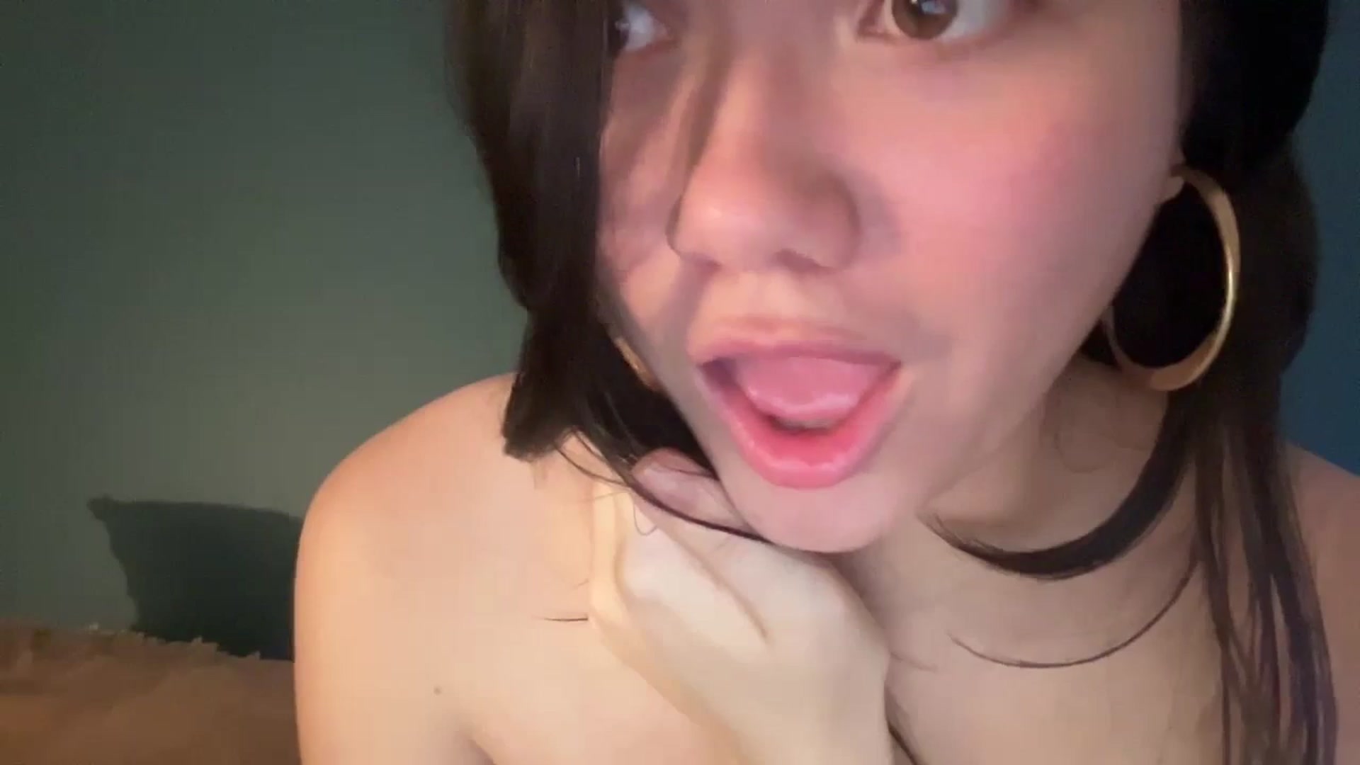 Gallery image thumbnail from imava's myfreecams stream on, 01/31/2024, 07:55 image 11 of 20