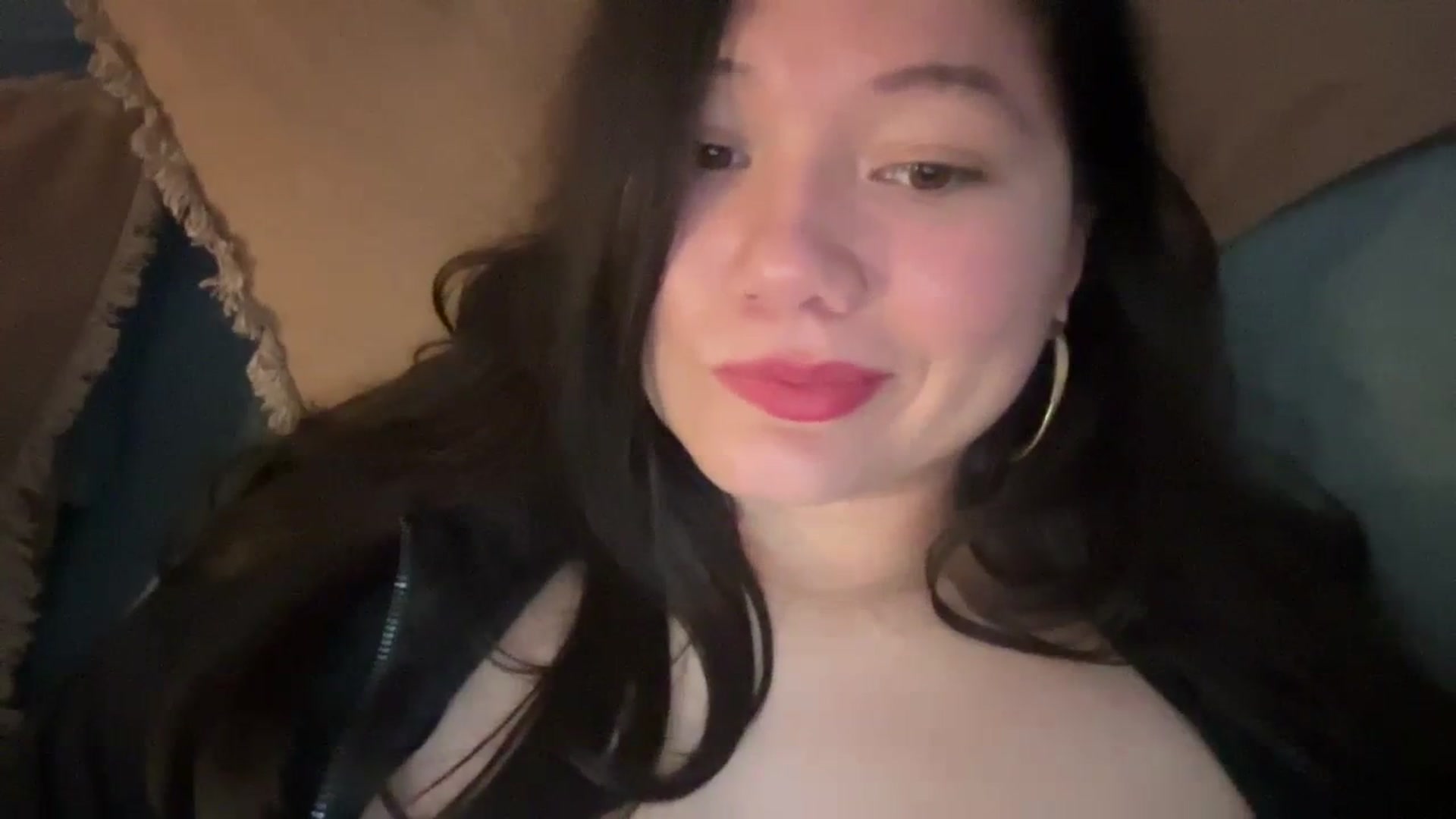 Gallery image thumbnail from imava's myfreecams stream on, 01/31/2024, 13:08 image 2 of 20