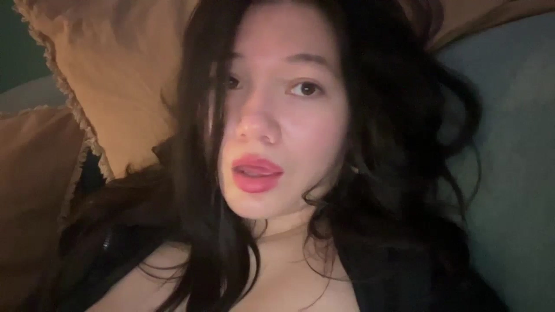 Gallery image thumbnail from imava's myfreecams stream on, 01/31/2024, 13:08 image 4 of 20