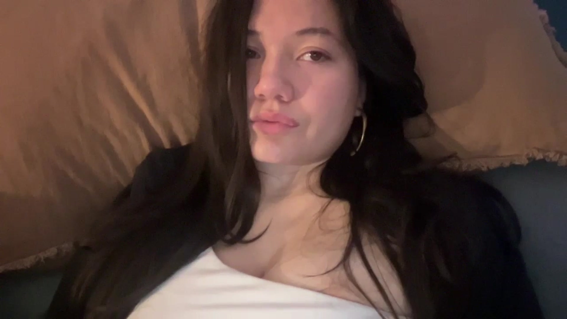 Gallery image thumbnail from imava's myfreecams stream on, 02/08/2024, 10:54 image 9 of 20