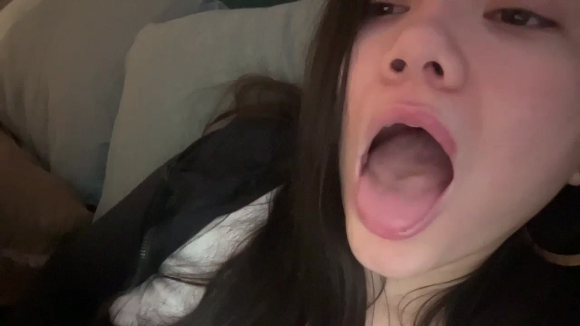 Gallery image thumbnail from imava's myfreecams stream on, 02/08/2024, 10:54 image 18 of 20