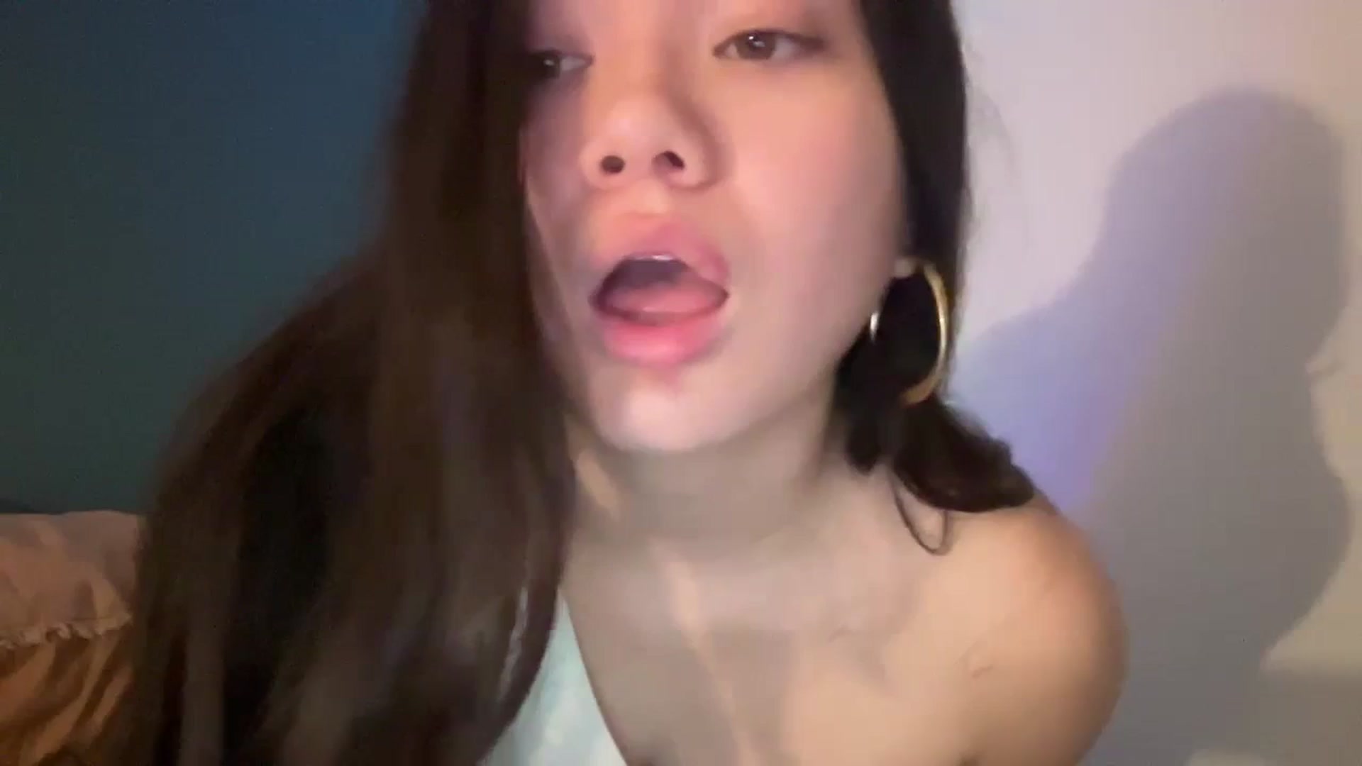 Gallery image thumbnail from imava's myfreecams stream on, 02/08/2024, 10:54 image 12 of 20