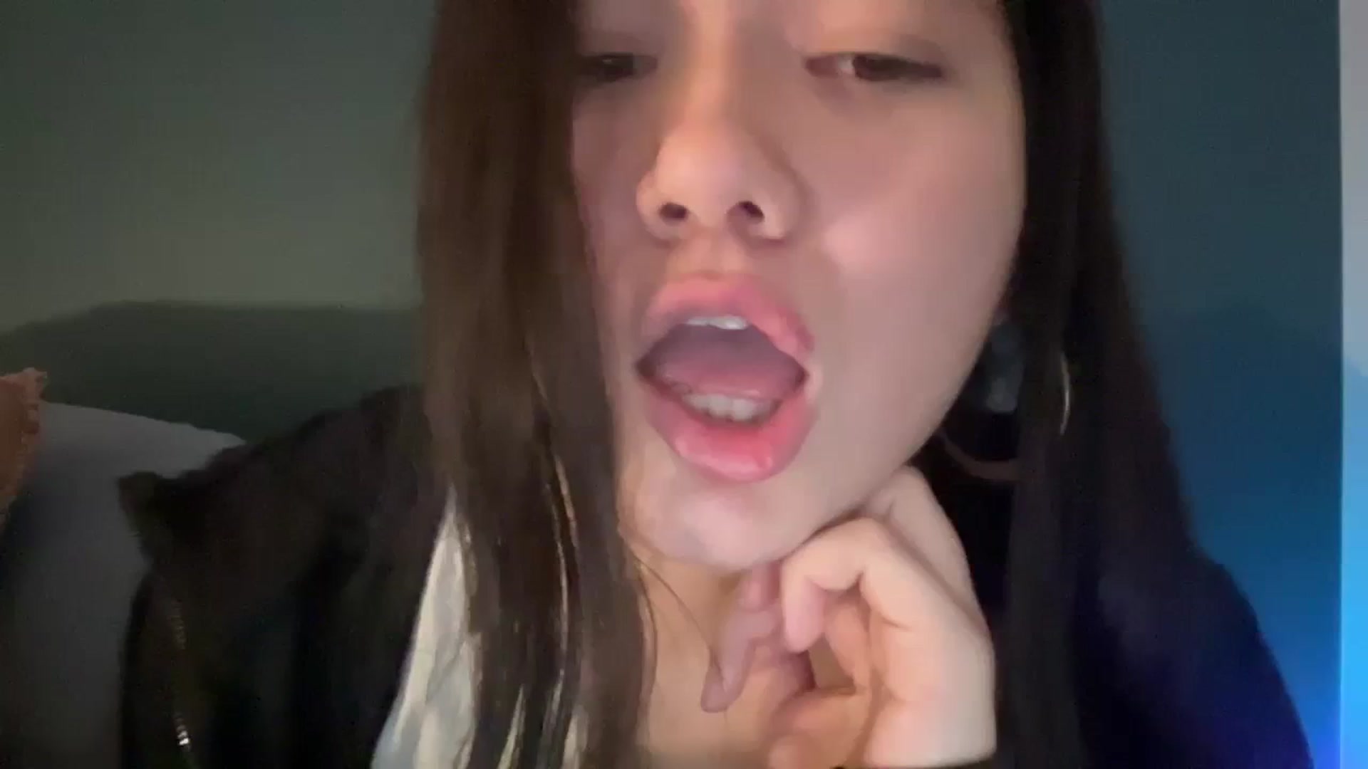 Gallery image thumbnail from imava's myfreecams stream on, 02/08/2024, 11:14 image 8 of 20