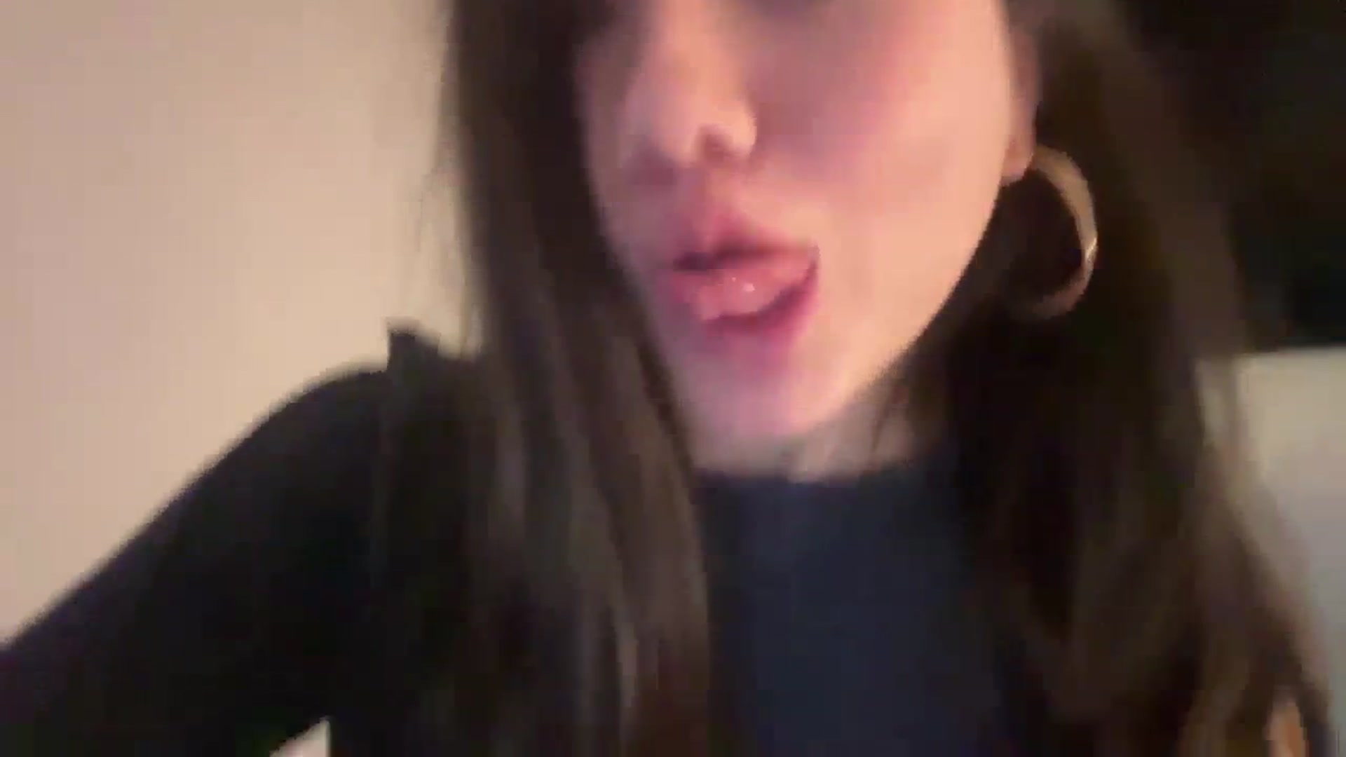 Gallery image thumbnail from imava's myfreecams stream on, 02/11/2024, 11:12 image 18 of 20