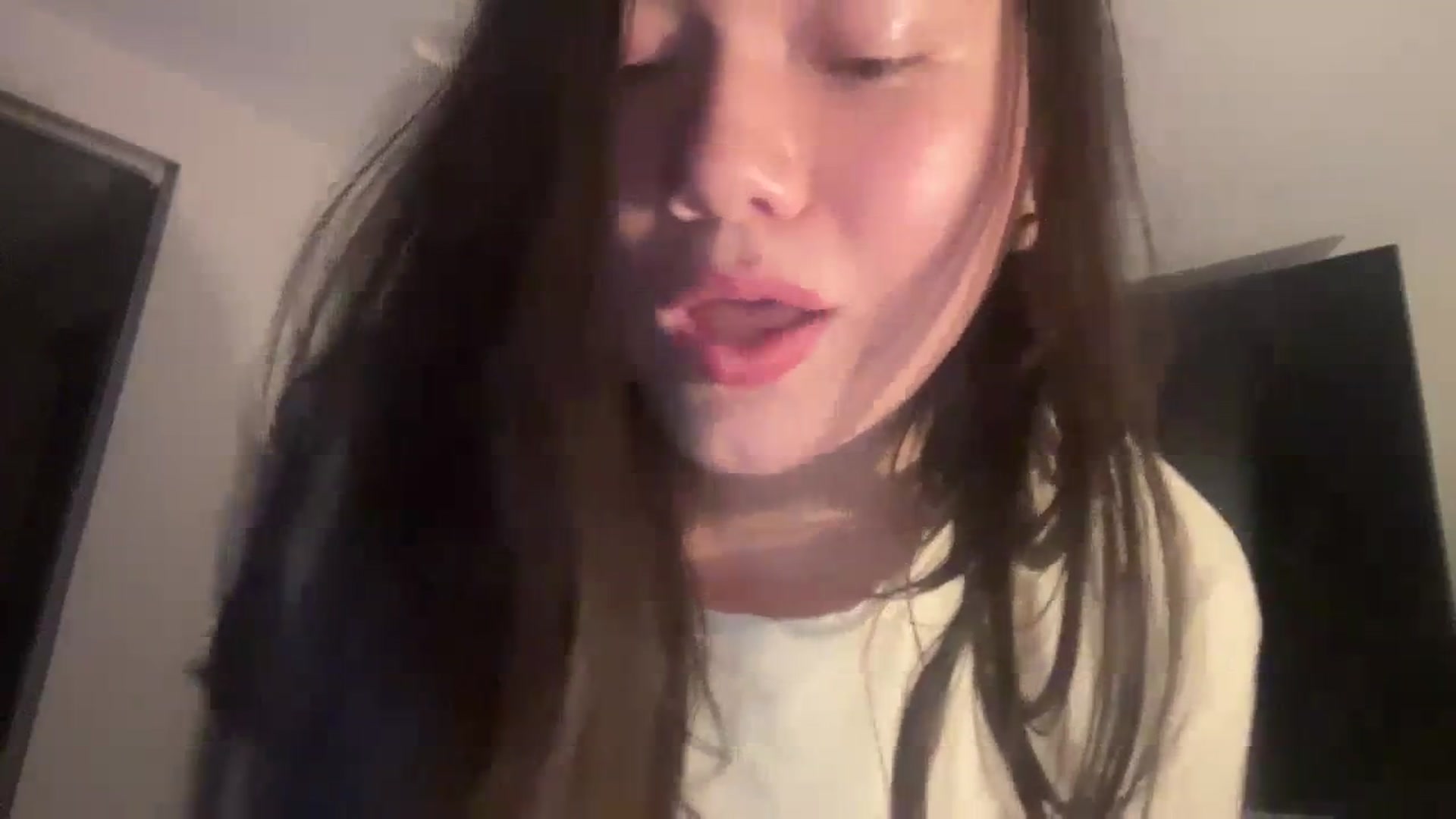 Gallery image thumbnail from imava's myfreecams stream on, 02/14/2024, 11:01 image 4 of 20