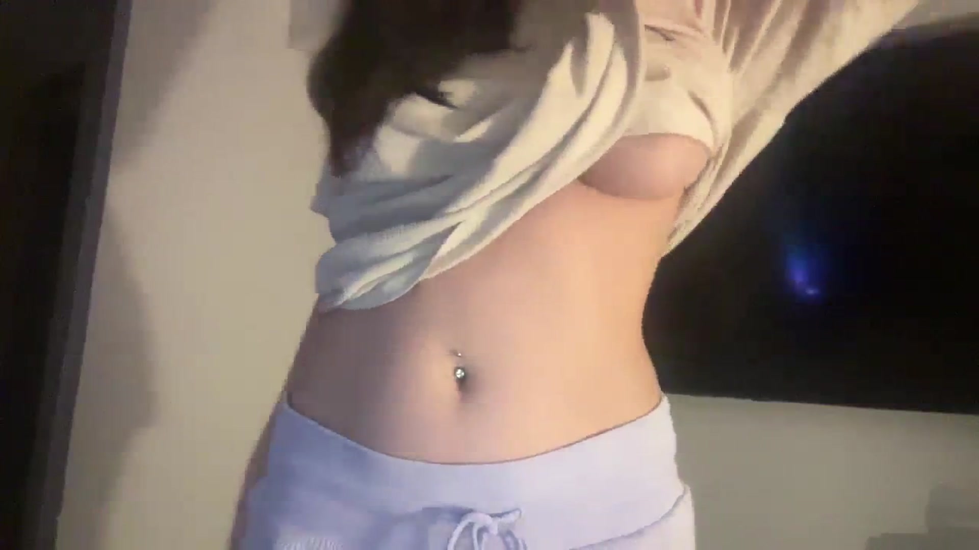 Gallery image thumbnail from imava's myfreecams stream on, 02/14/2024, 11:01 image 6 of 20