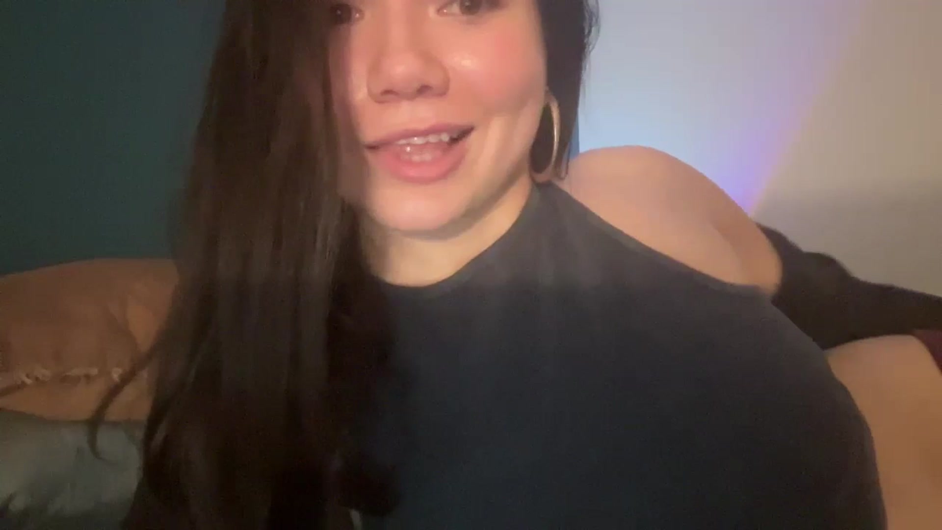 Gallery image thumbnail from imava's myfreecams stream on, 02/17/2024, 10:13 image 6 of 20