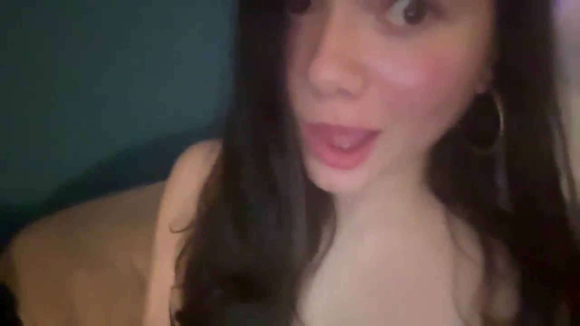 Gallery image thumbnail from imava's myfreecams stream on, 02/18/2024, 10:52 image 6 of 20