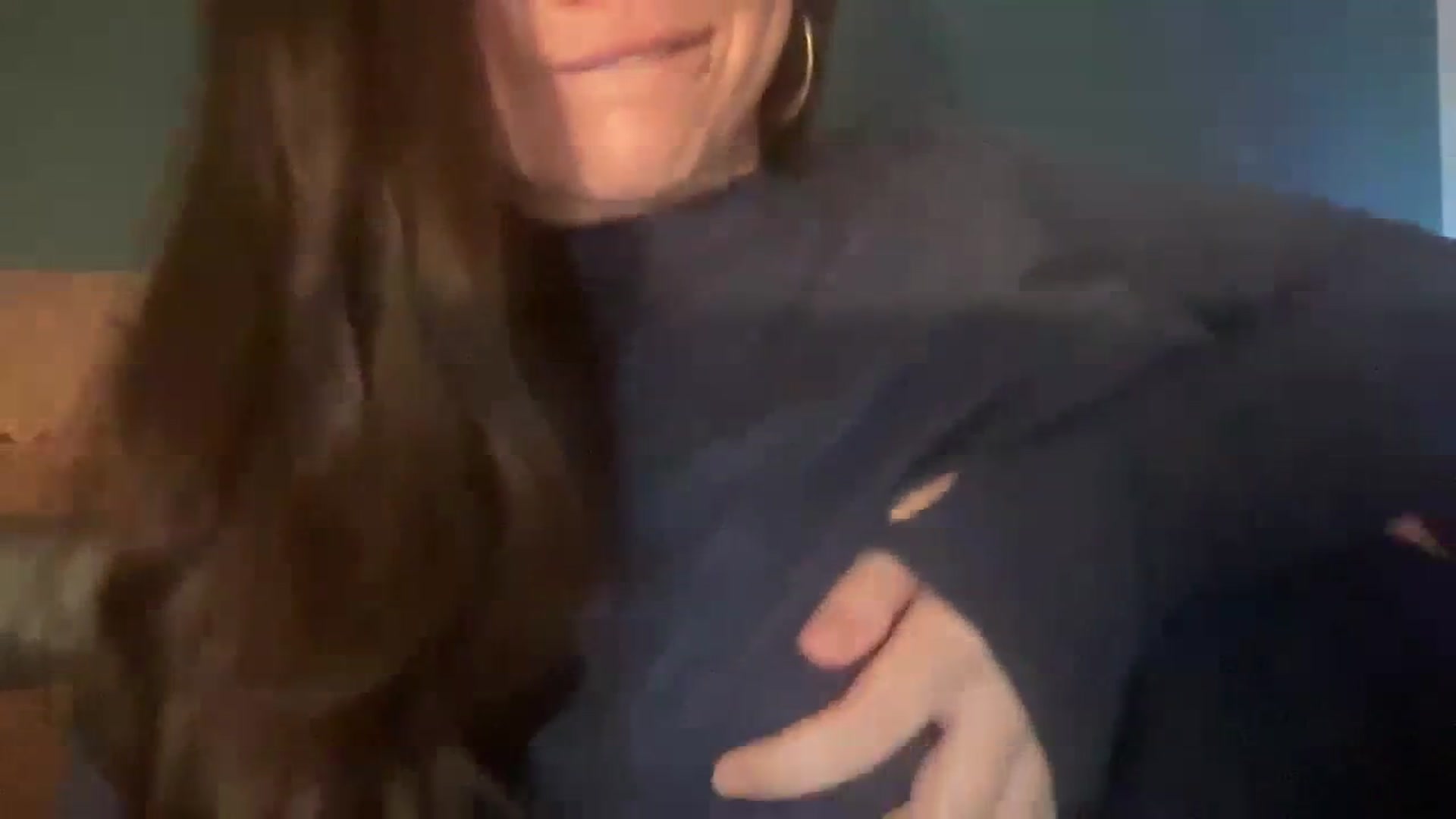 Gallery image thumbnail from imava's myfreecams stream on, 02/19/2024, 10:45 image 8 of 20