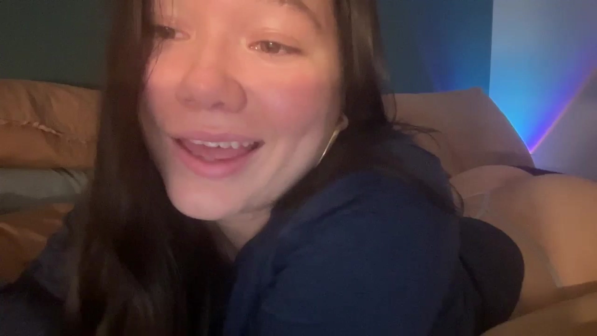 Gallery image thumbnail from imava's myfreecams stream on, 02/19/2024, 12:33 image 17 of 20