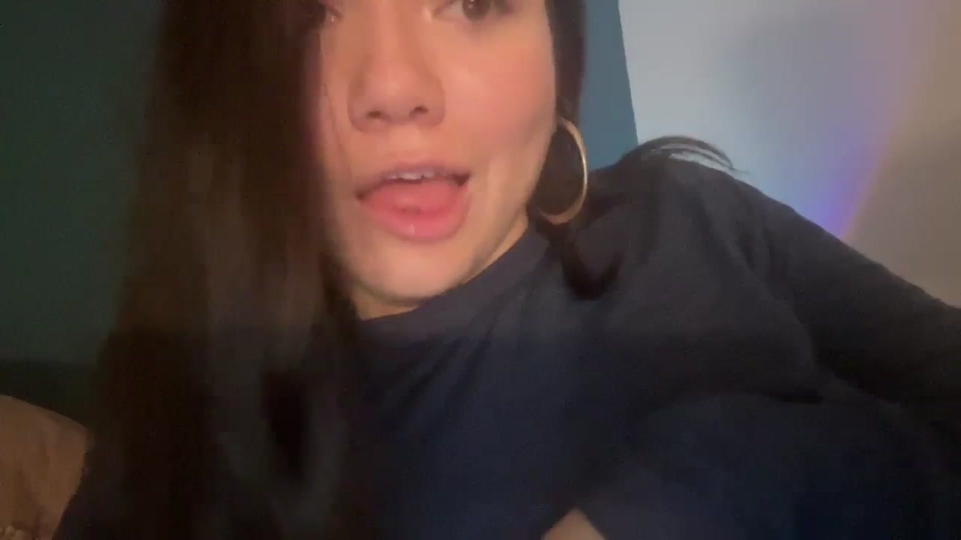 Gallery image thumbnail from imava's myfreecams stream on, 02/19/2024, 12:33 image 4 of 20