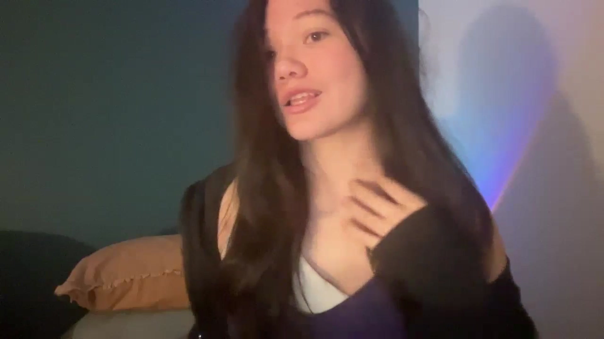 Gallery image thumbnail from imava's myfreecams stream on, 02/20/2024, 16:13 image 17 of 20