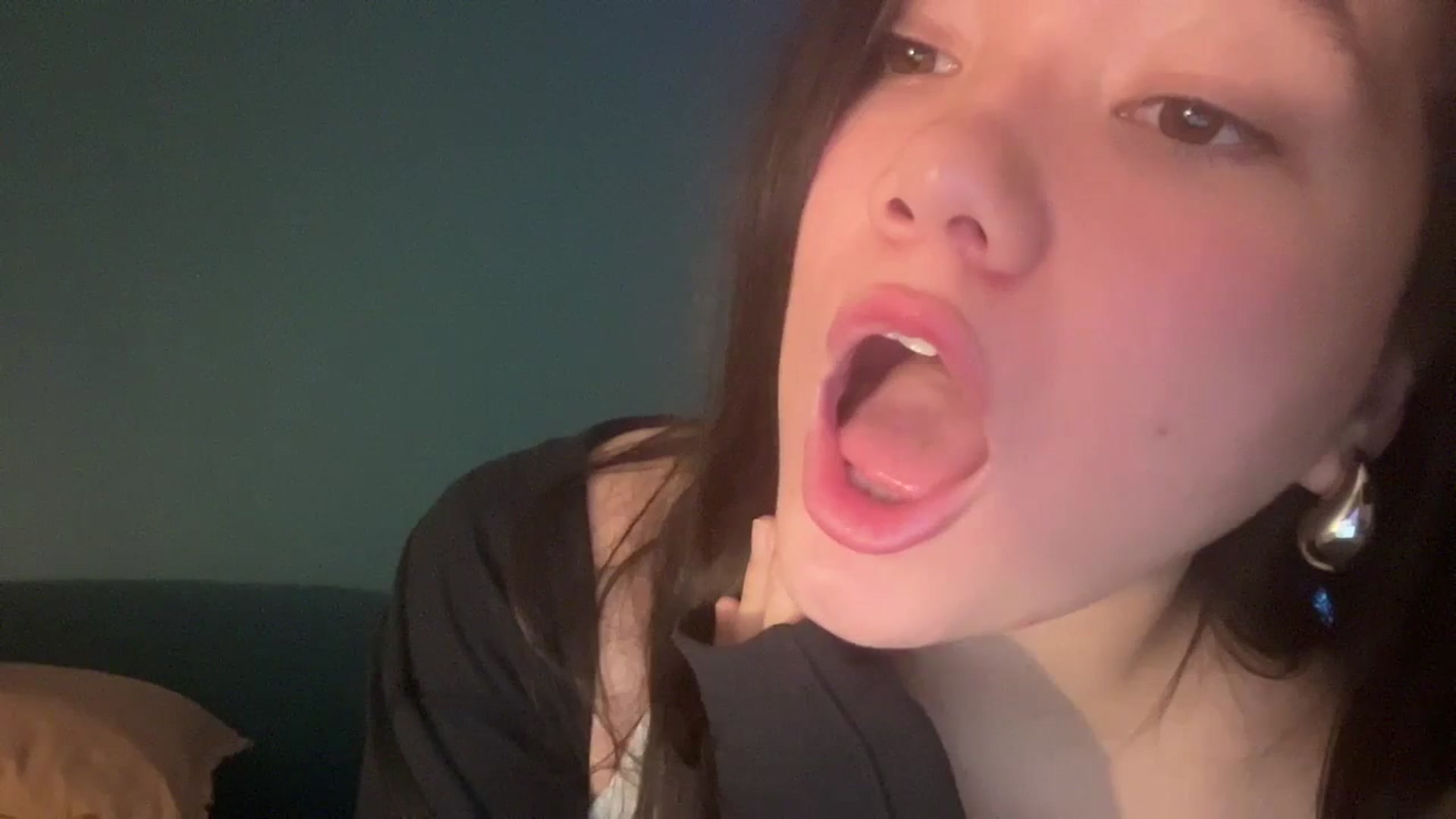 Gallery image thumbnail from imava's myfreecams stream on, 02/20/2024, 16:13 image 13 of 20
