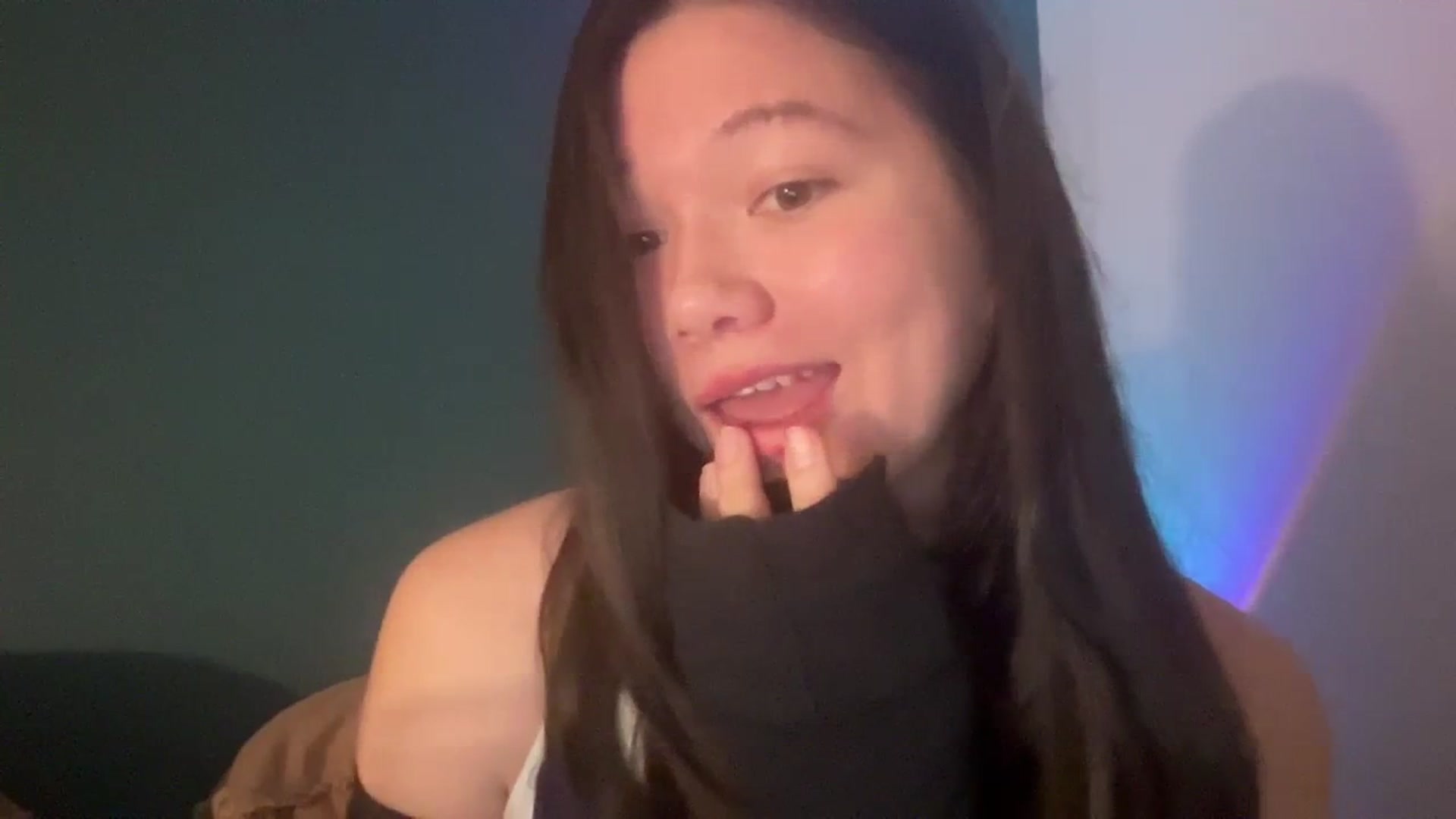 Gallery image thumbnail from imava's myfreecams stream on, 02/20/2024, 16:13 image 5 of 20