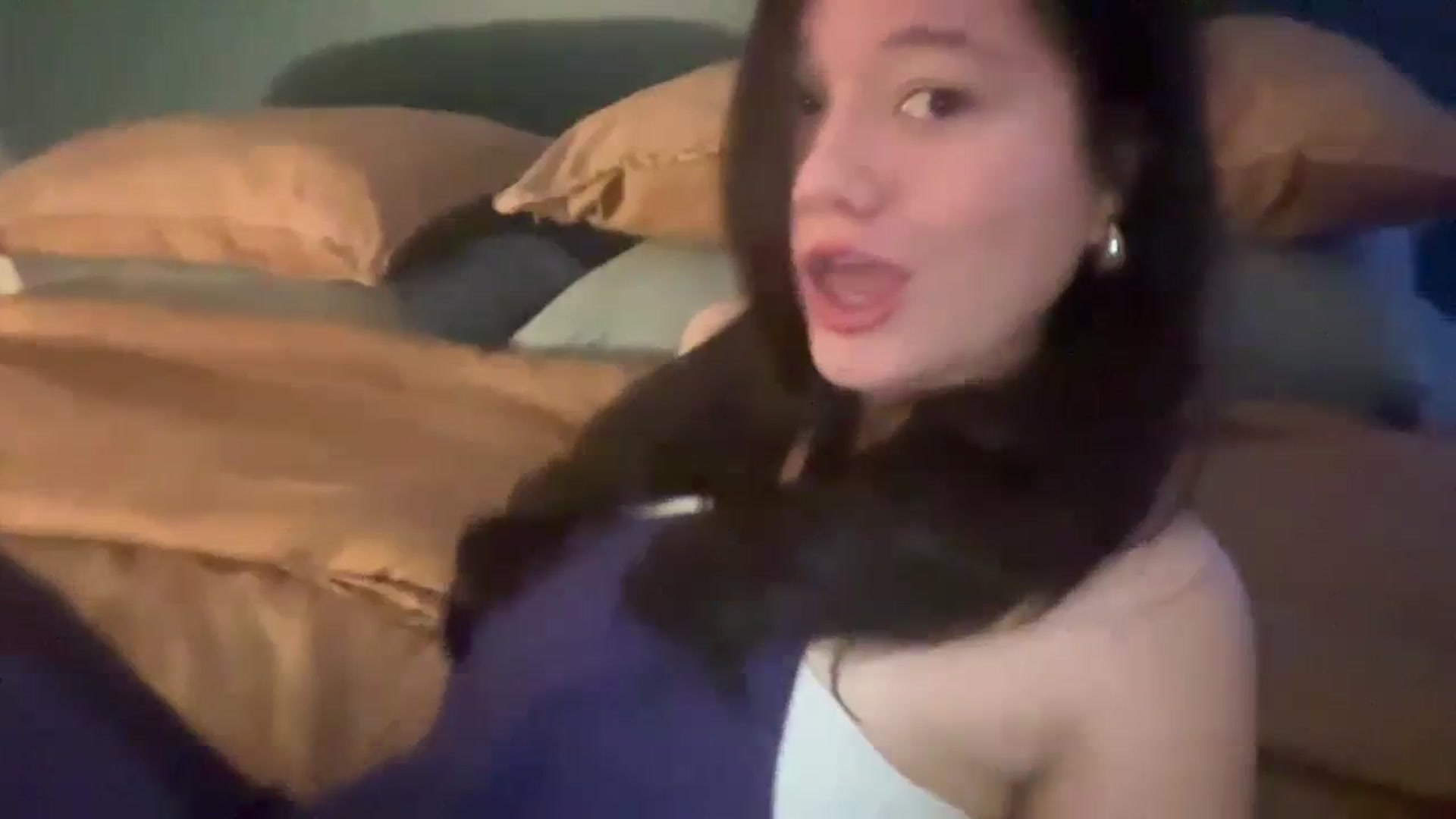 Gallery image thumbnail from imava's myfreecams stream on, 02/20/2024, 16:13 image 3 of 20