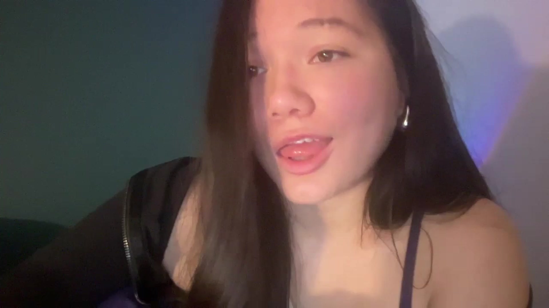 Gallery image thumbnail from imava's myfreecams stream on, 02/20/2024, 17:36 image 14 of 20