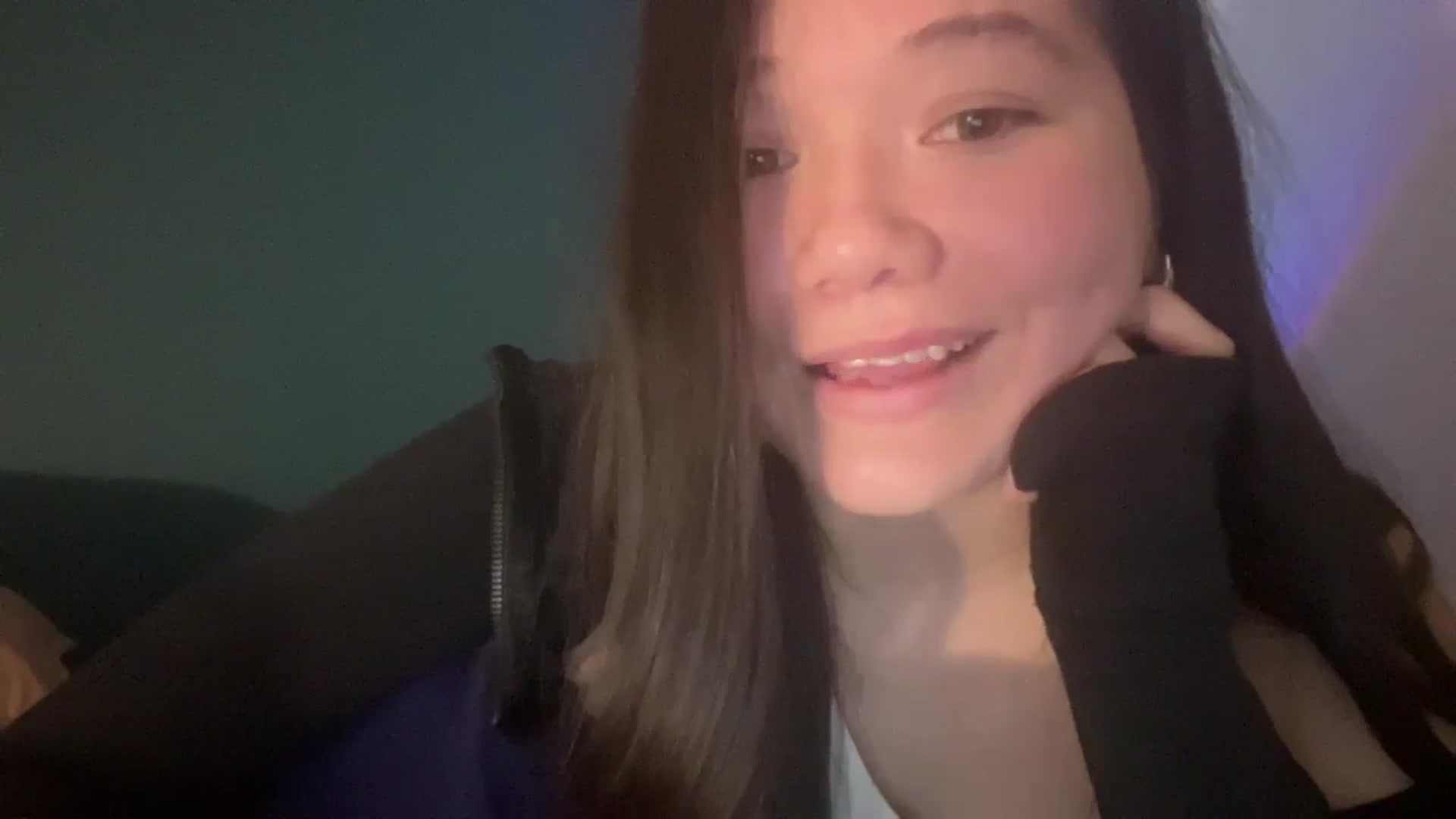 Gallery image thumbnail from imava's myfreecams stream on, 02/20/2024, 17:36 image 18 of 20