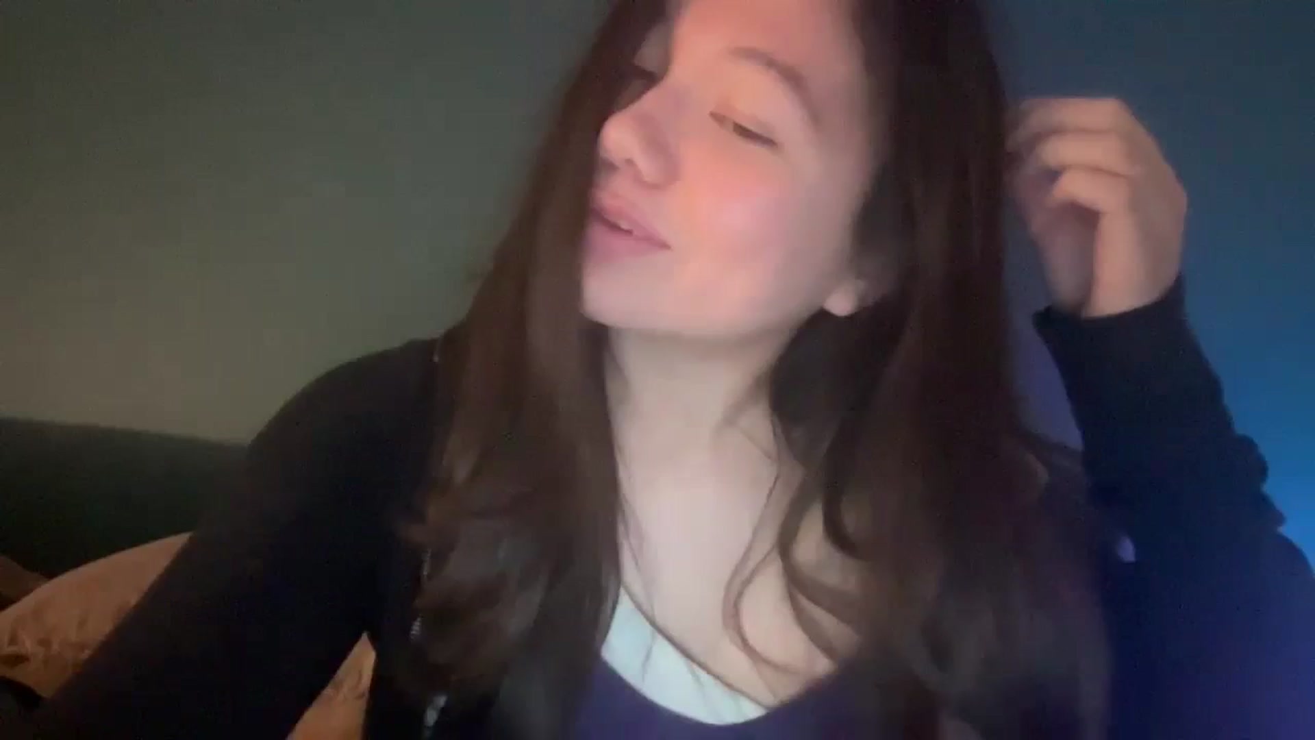 Gallery image thumbnail from imava's myfreecams stream on, 02/21/2024, 07:07 image 13 of 20