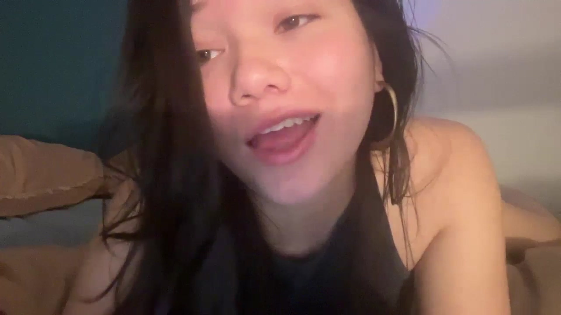 Gallery image thumbnail from imava's myfreecams stream on, 02/25/2024, 16:34 image 15 of 20
