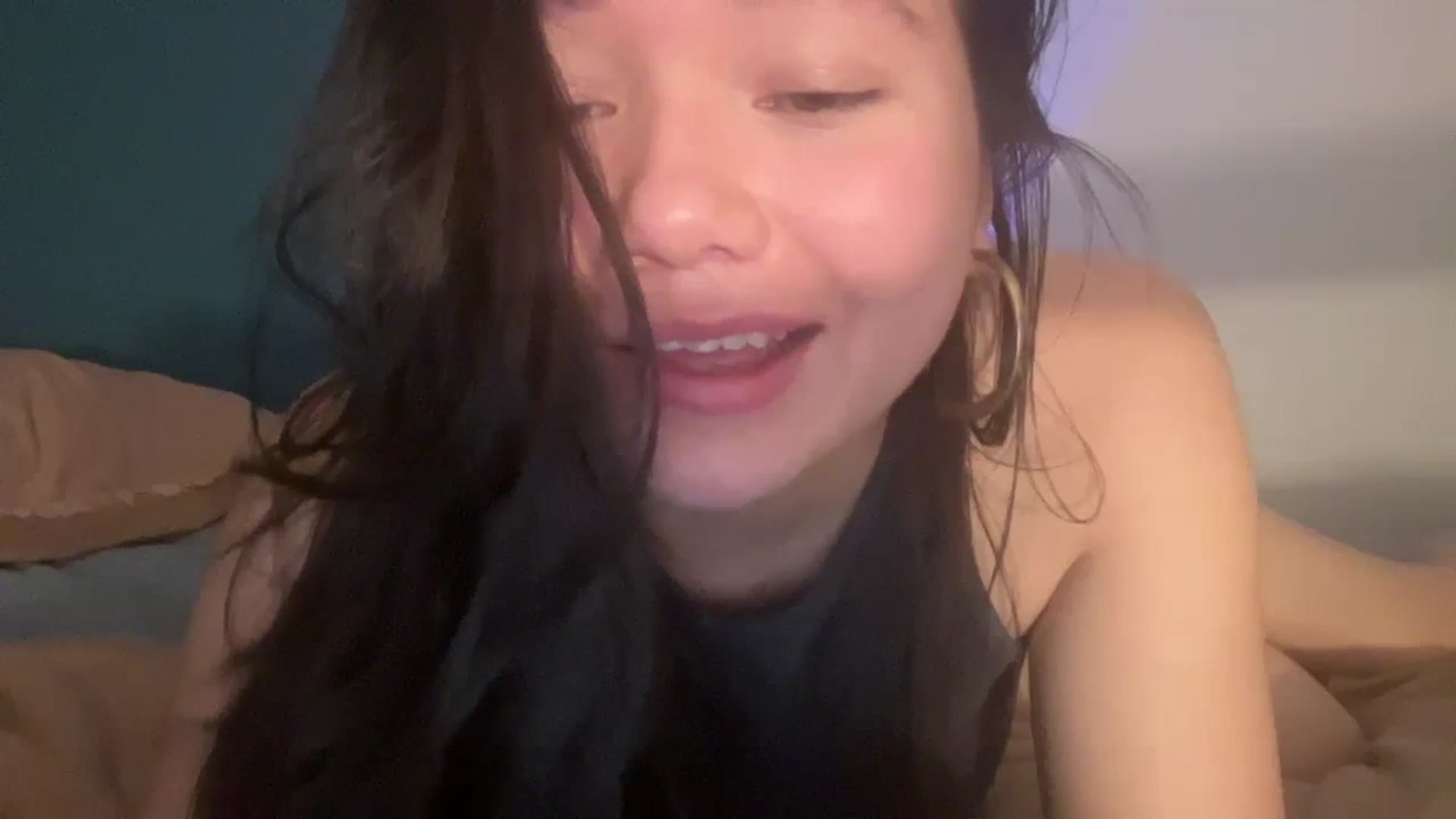 Gallery image thumbnail from imava's myfreecams stream on, 02/25/2024, 16:34 image 13 of 20