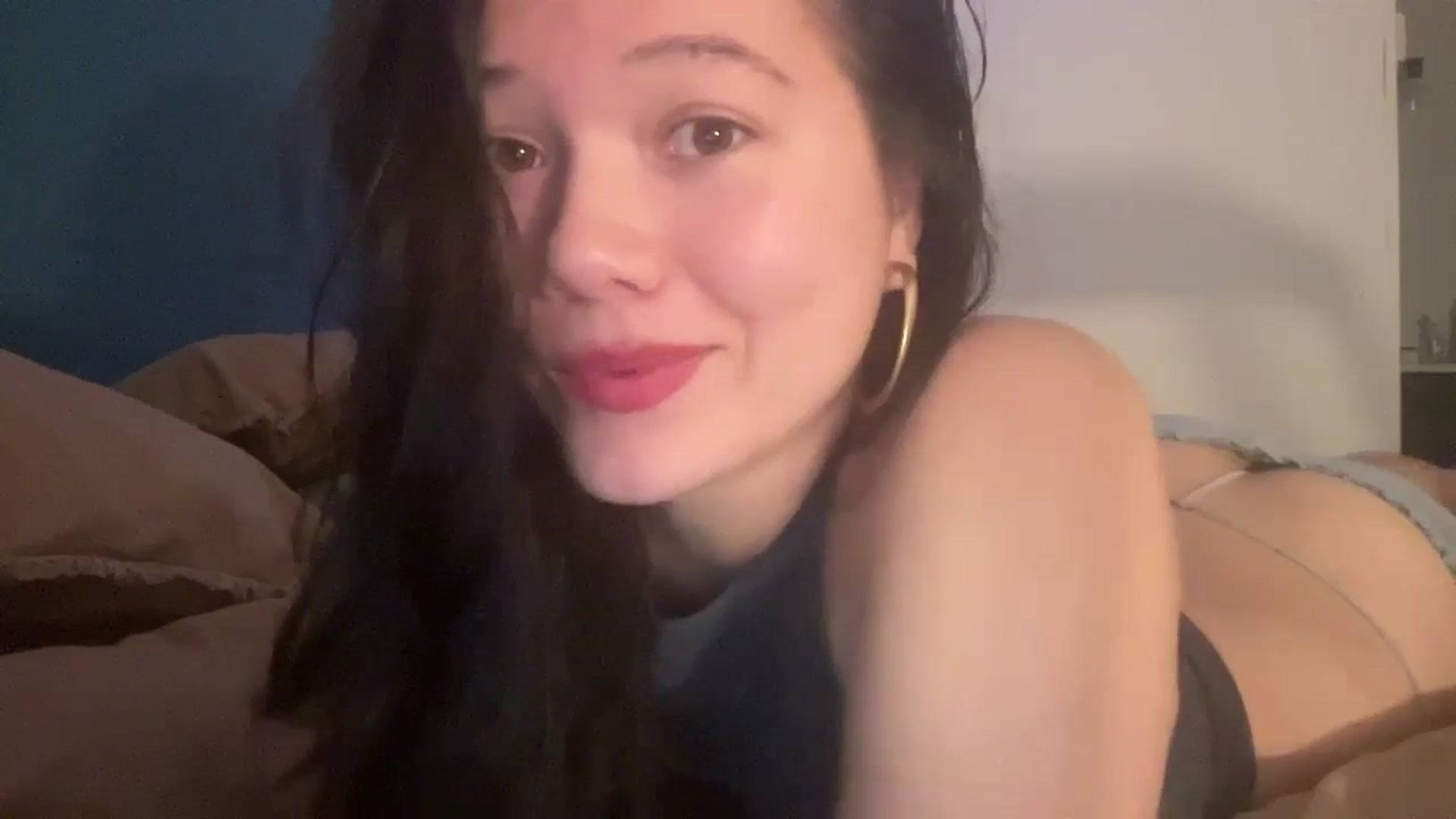 Gallery image thumbnail from imava's myfreecams stream on, 02/25/2024, 17:11 image 17 of 20