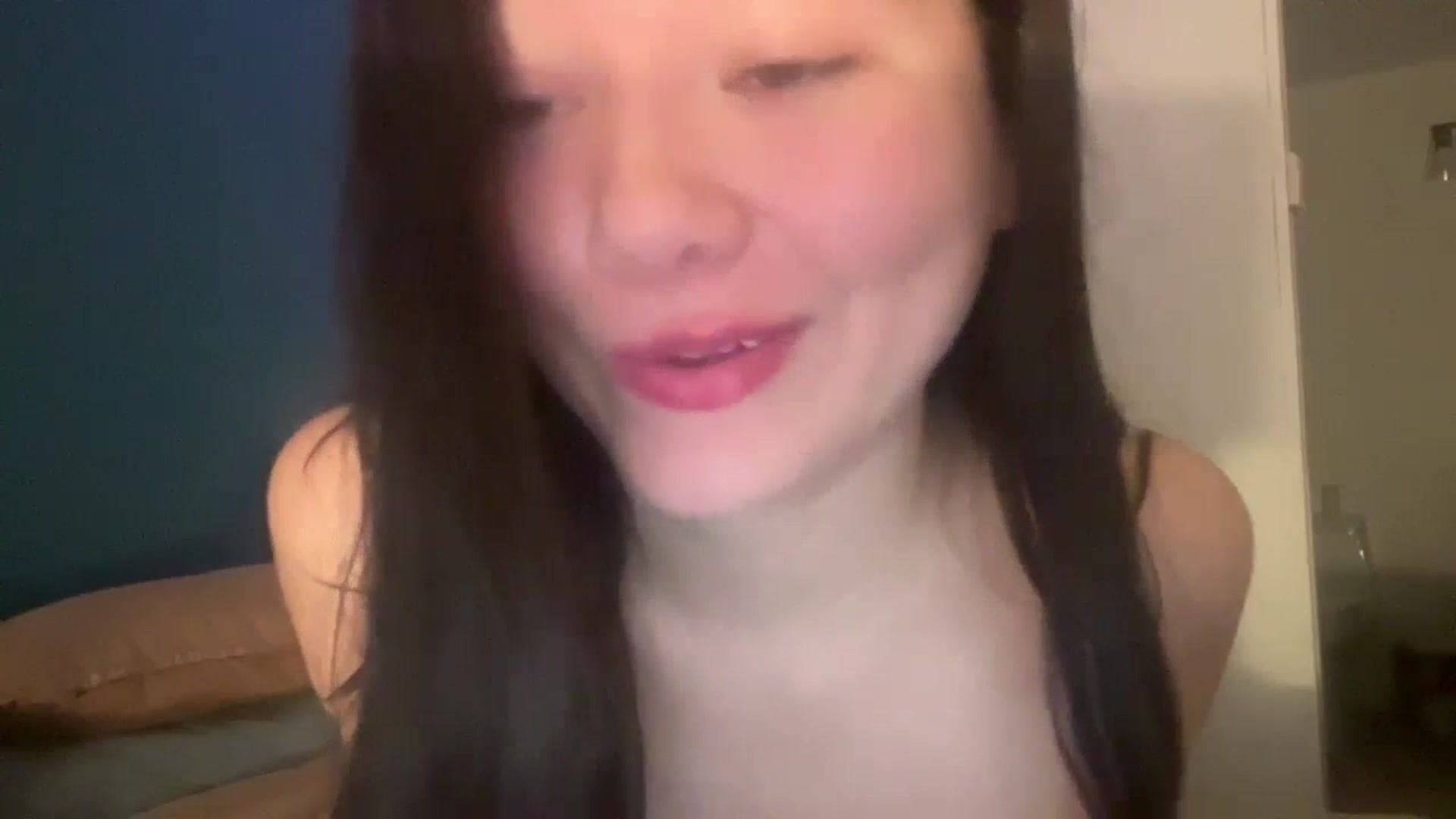 Gallery image thumbnail from imava's myfreecams stream on, 03/02/2024, 14:28 image 13 of 20