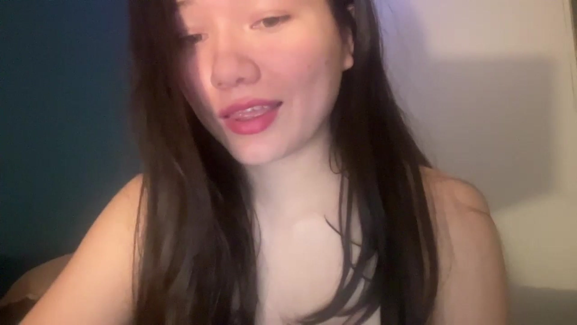 Gallery image thumbnail from imava's myfreecams stream on, 03/02/2024, 14:28 image 16 of 20