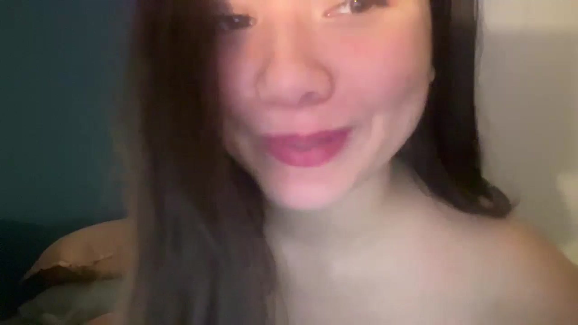 Gallery image thumbnail from imava's myfreecams stream on, 03/02/2024, 14:28 image 17 of 20
