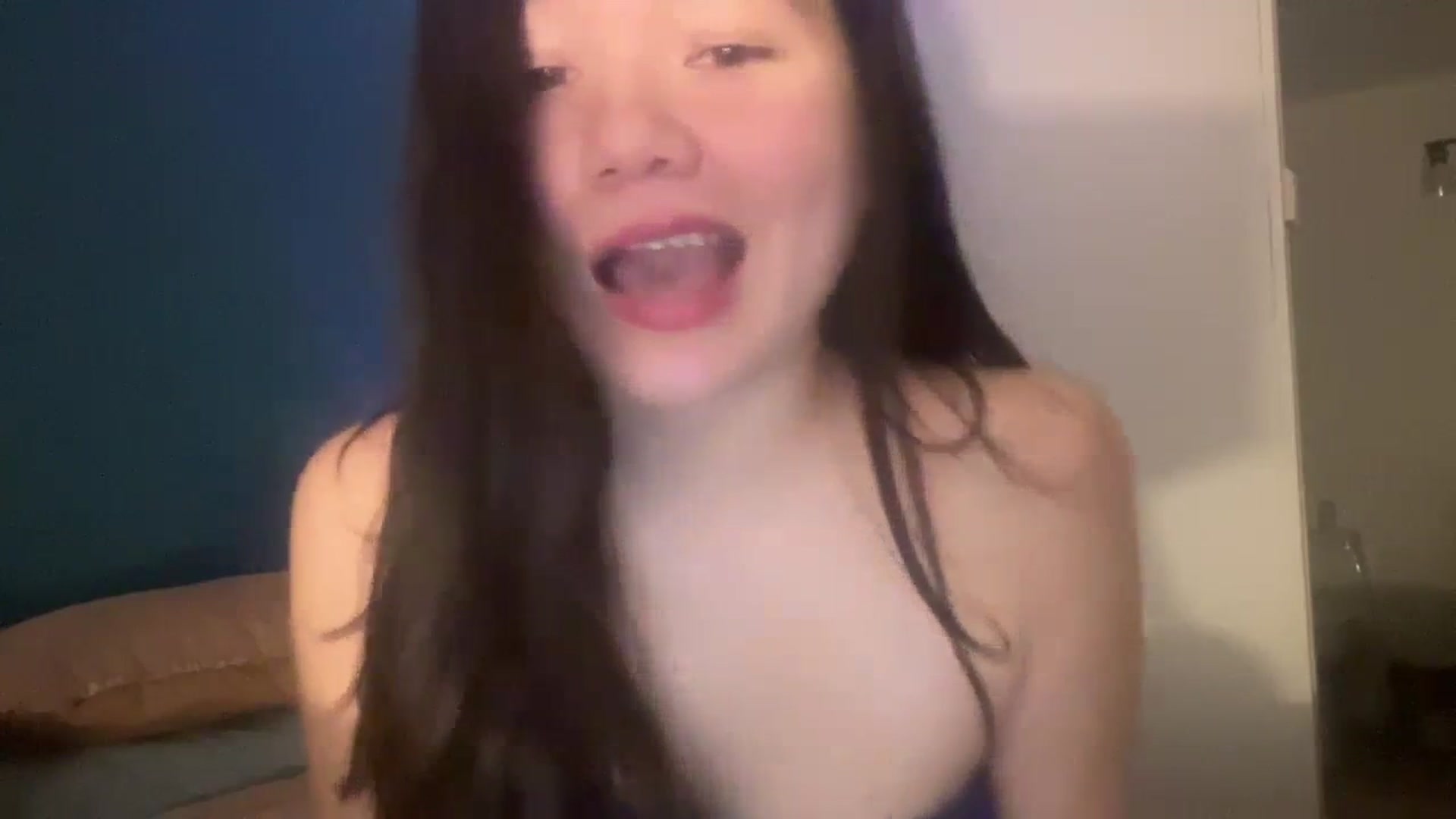Gallery image thumbnail from imava's myfreecams stream on, 03/02/2024, 14:28 image 12 of 20
