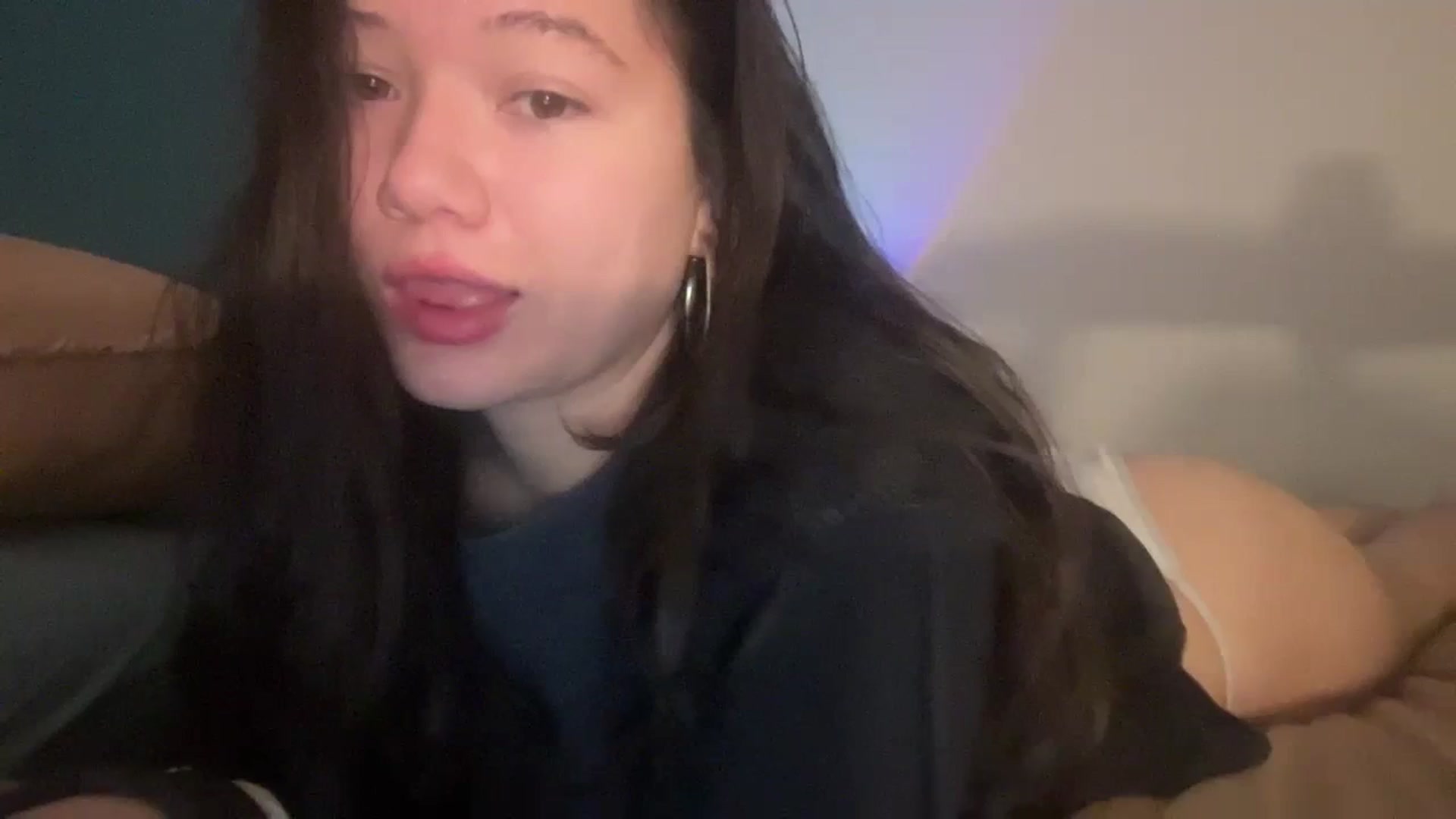 Gallery image thumbnail from imava's myfreecams stream on, 03/04/2024, 14:46 image 1 of 20