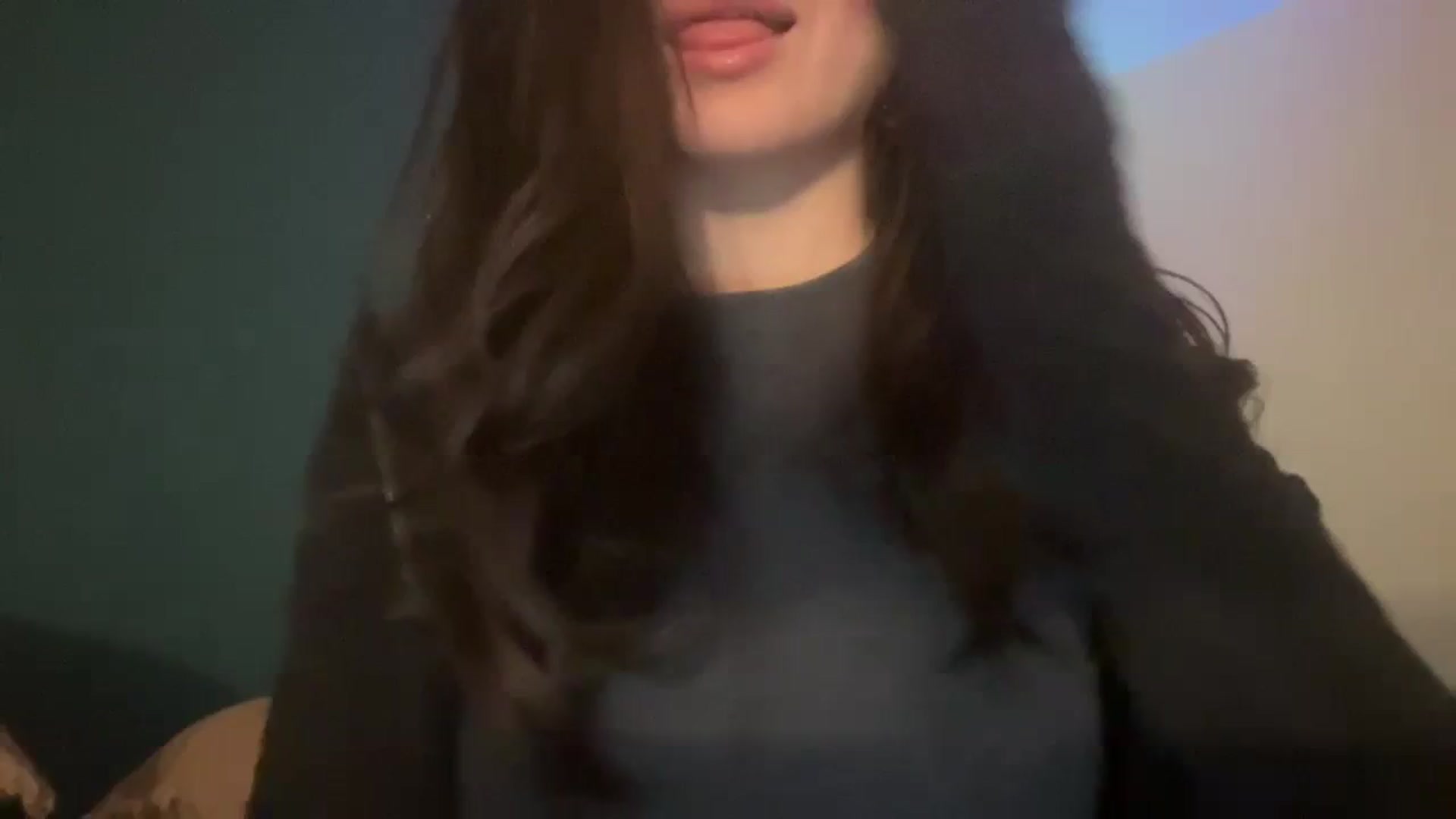 Gallery image thumbnail from imava's myfreecams stream on, 03/04/2024, 16:04 image 16 of 20