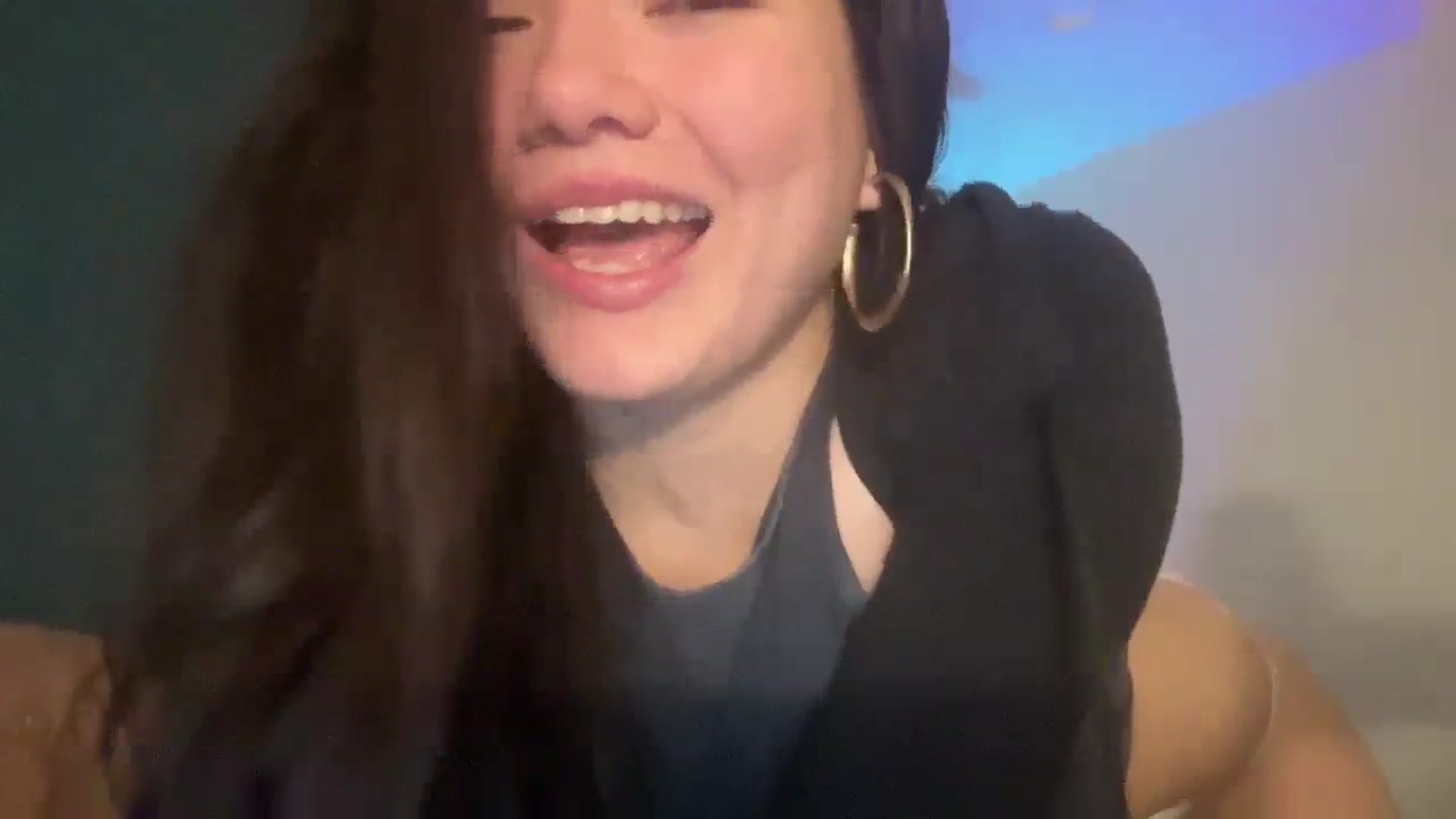 Gallery image thumbnail from imava's myfreecams stream on, 03/04/2024, 16:04 image 6 of 20