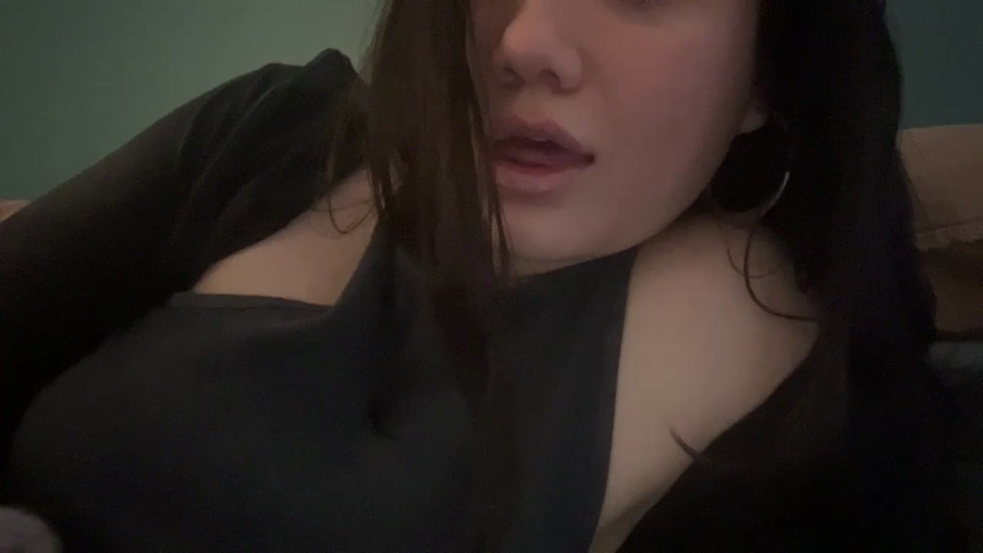 Gallery image thumbnail from imava's myfreecams stream on, 03/04/2024, 17:20 image 15 of 20
