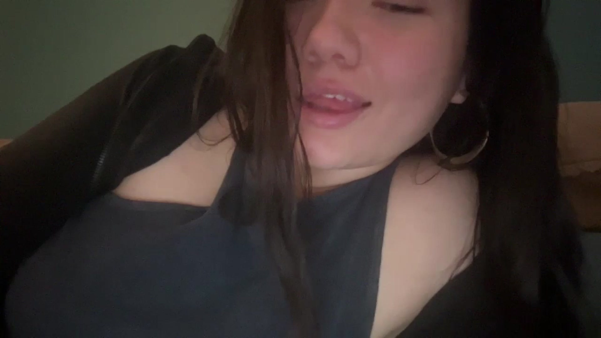 Gallery image thumbnail from imava's myfreecams stream on, 03/04/2024, 17:20 image 14 of 20