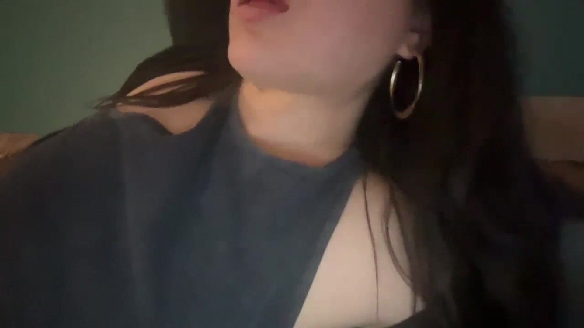 Gallery image thumbnail from imava's myfreecams stream on, 03/04/2024, 17:20 image 5 of 20