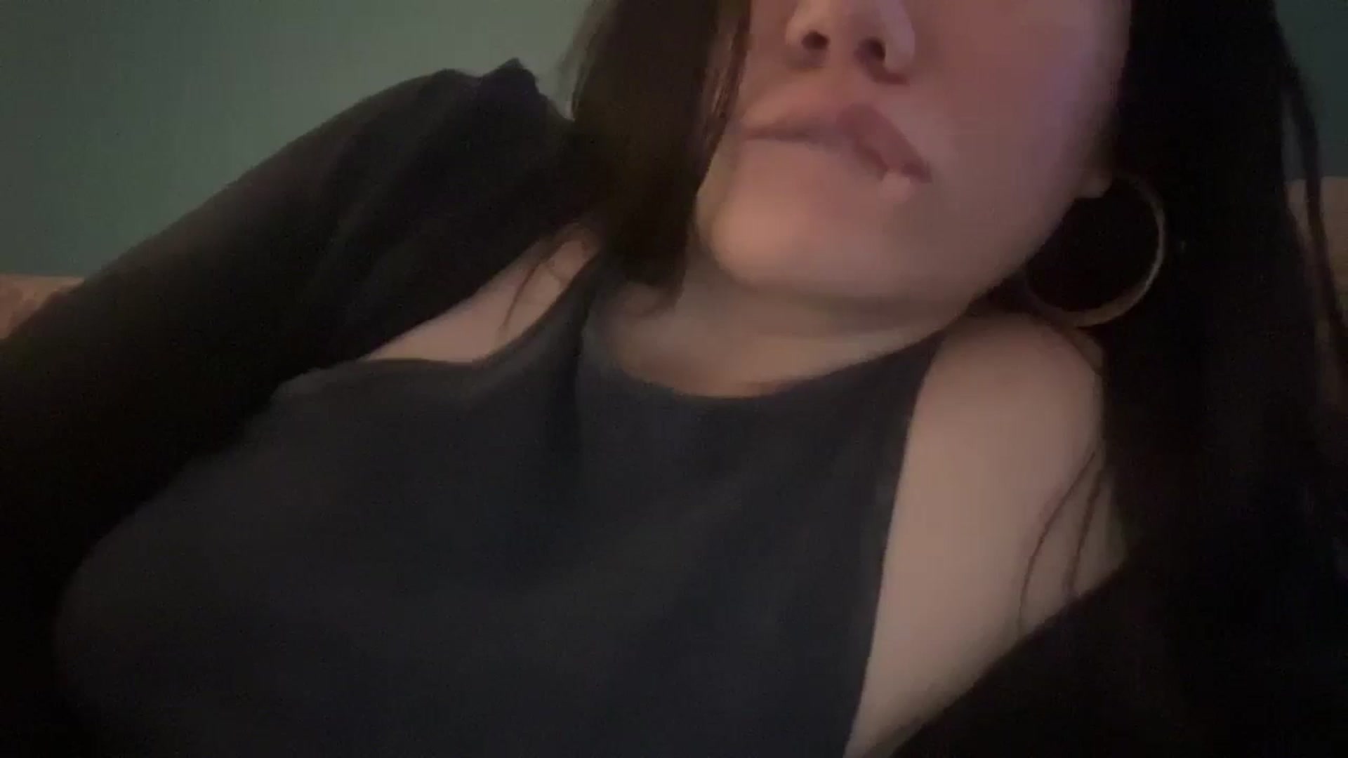Gallery image thumbnail from imava's myfreecams stream on, 03/04/2024, 17:20 image 8 of 20