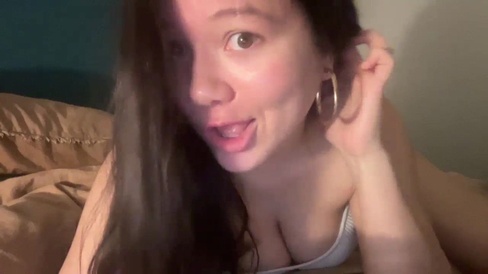 Gallery image thumbnail from imava's myfreecams stream on, 03/05/2024, 20:09 image 6 of 20