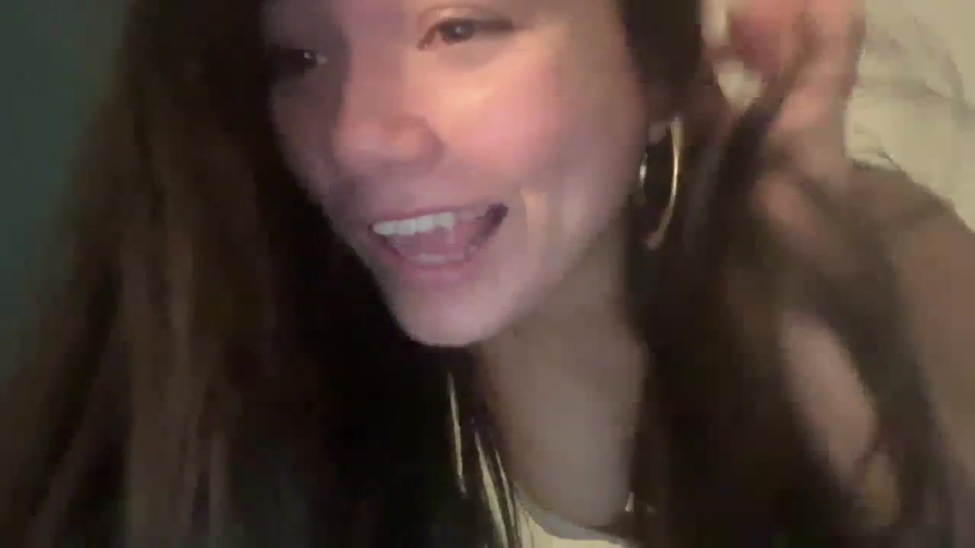 Gallery image thumbnail from imava's myfreecams stream on, 03/05/2024, 20:09 image 16 of 20