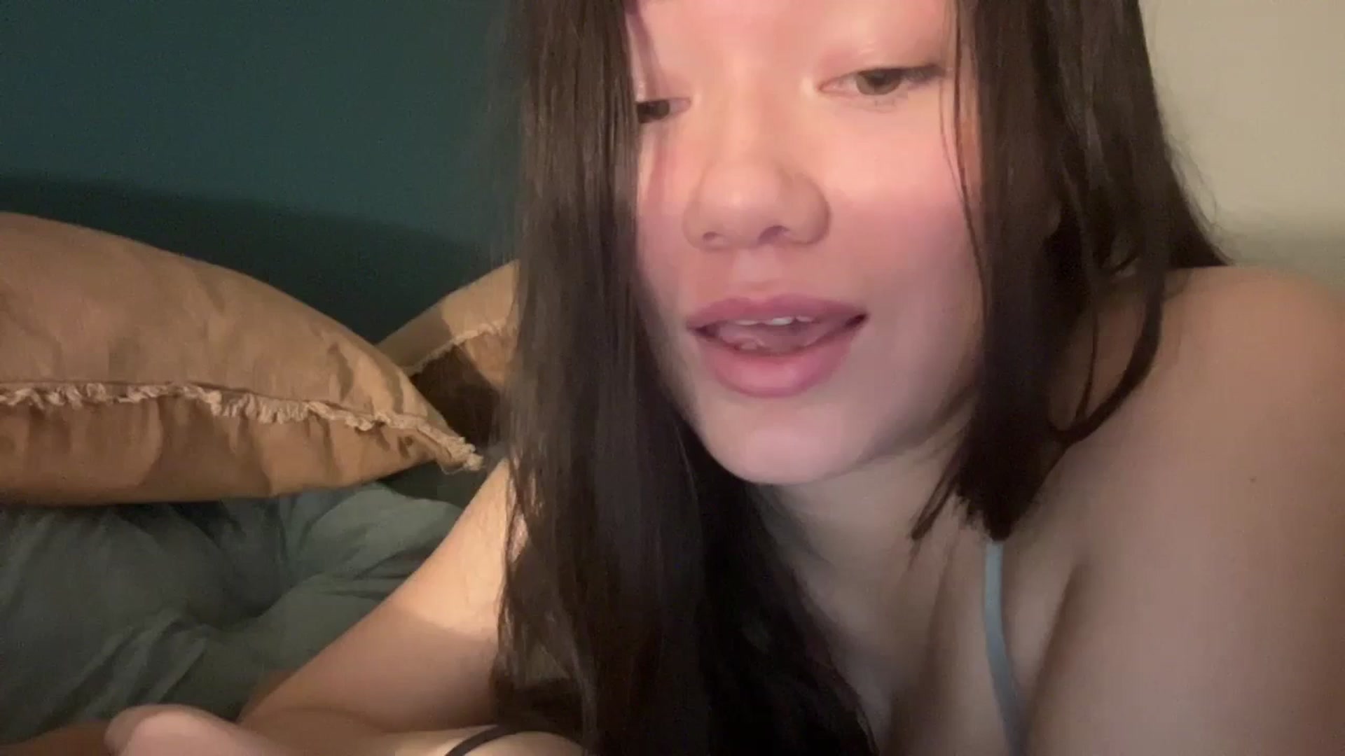 Gallery image thumbnail from imava's myfreecams stream on, 03/06/2024, 18:26 image 5 of 20