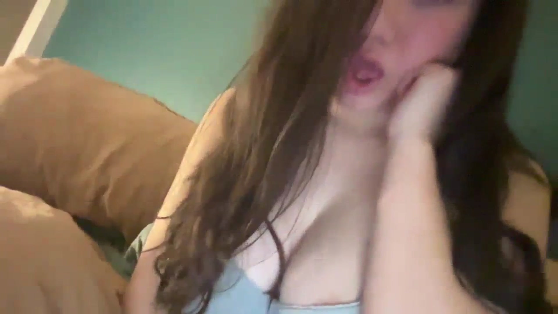 Gallery image thumbnail from imava's myfreecams stream on, 03/06/2024, 18:26 image 16 of 20