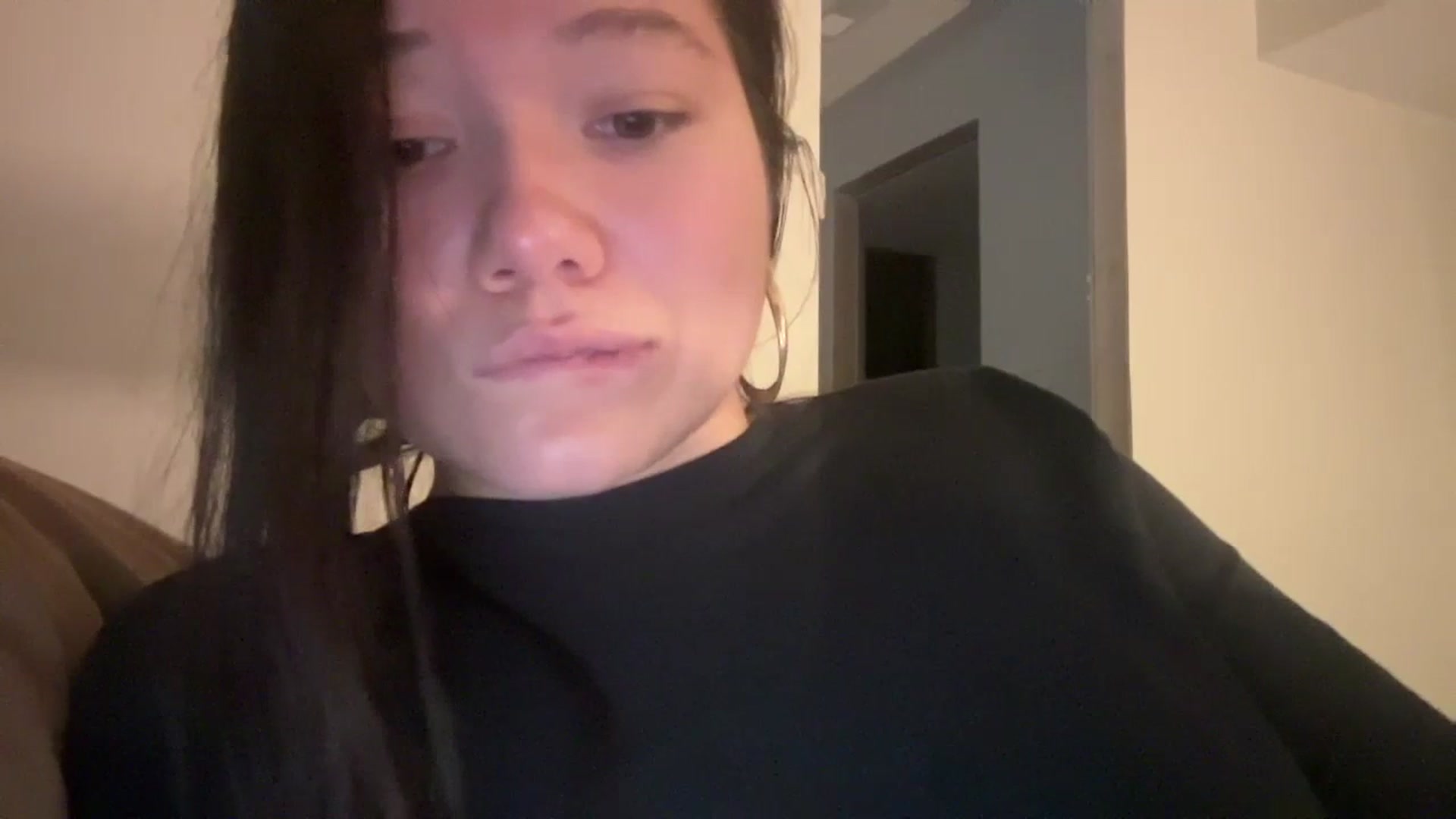 Gallery image thumbnail from imava's myfreecams stream on, 03/08/2024, 19:11 image 6 of 20