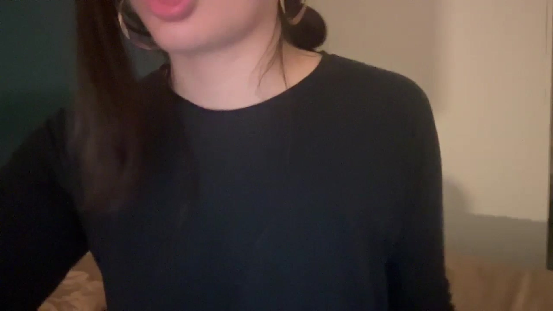 Gallery image thumbnail from imava's myfreecams stream on, 03/08/2024, 19:11 image 4 of 20