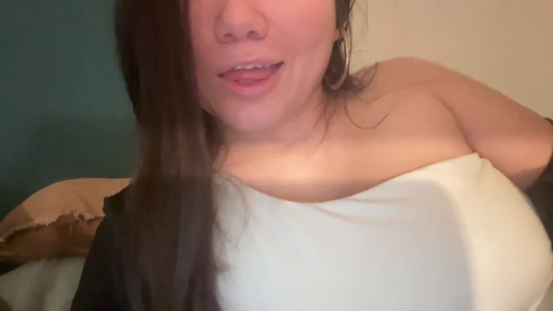 Gallery image thumbnail from imava's myfreecams stream on, 03/09/2024, 17:54 image 13 of 20