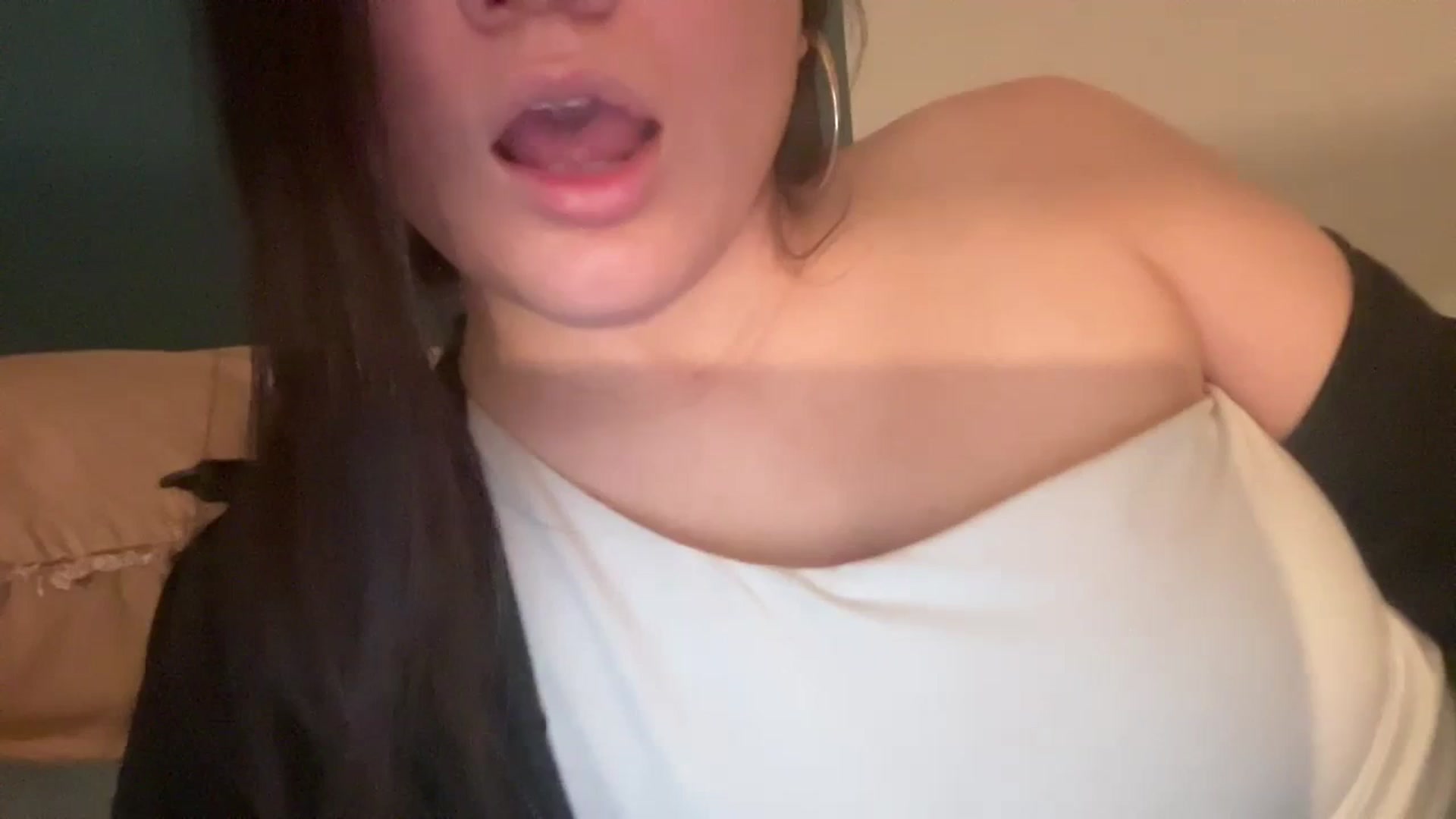 Gallery image thumbnail from imava's myfreecams stream on, 03/09/2024, 17:54 image 8 of 20