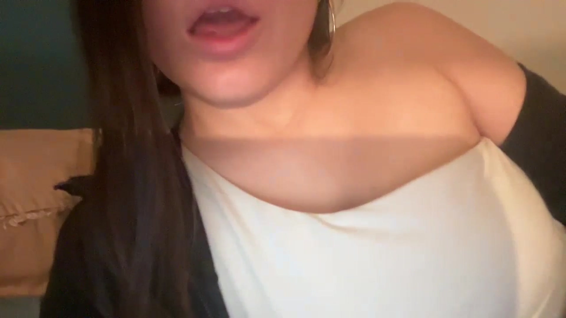 Gallery image thumbnail from imava's myfreecams stream on, 03/09/2024, 17:54 image 7 of 20